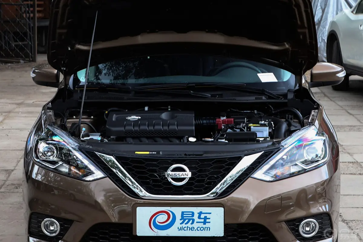 轩逸1.6XV CVT 尊享版外观