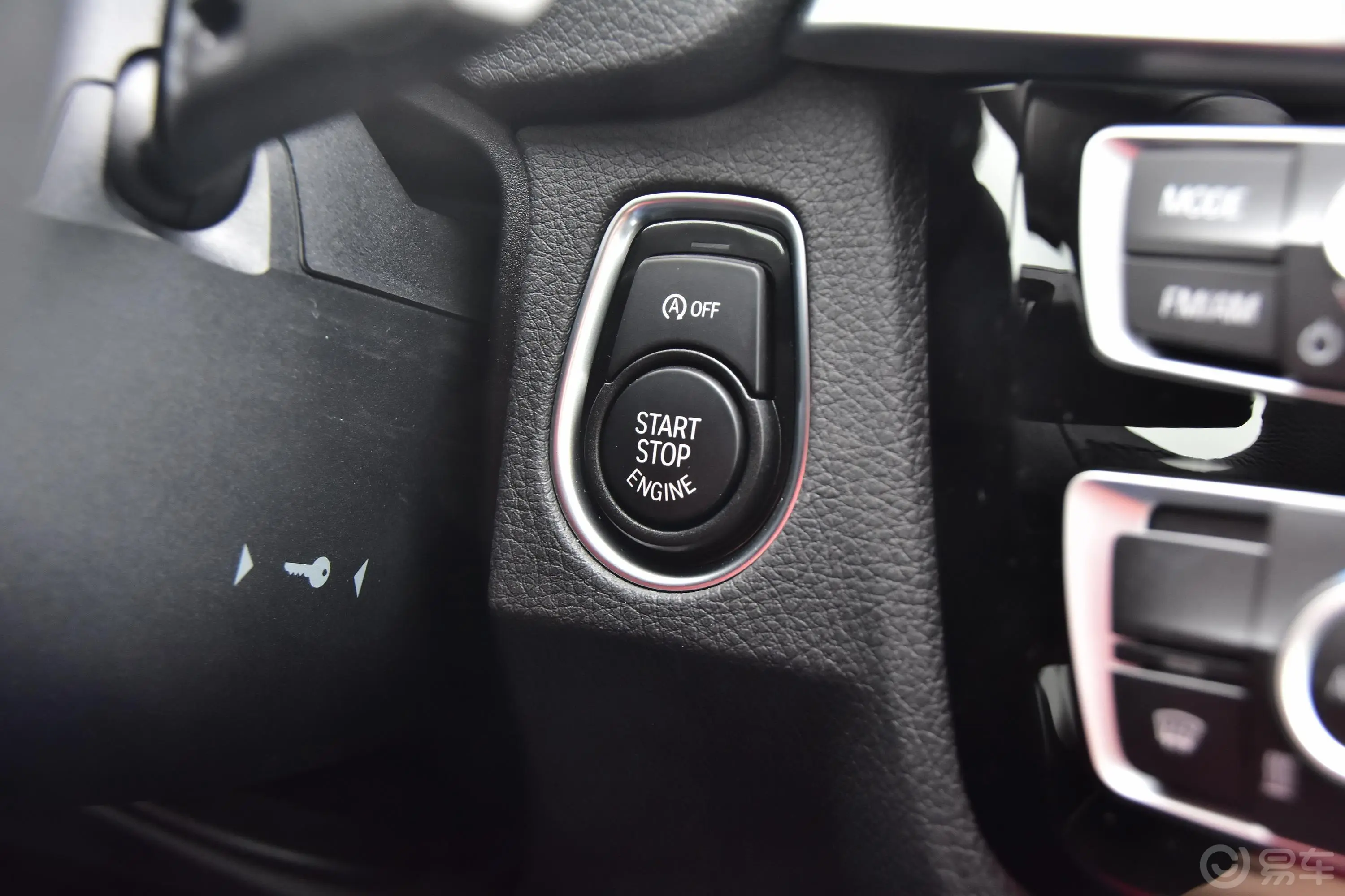宝马3系GT320i 豪华设计套装钥匙孔或一键启动按键