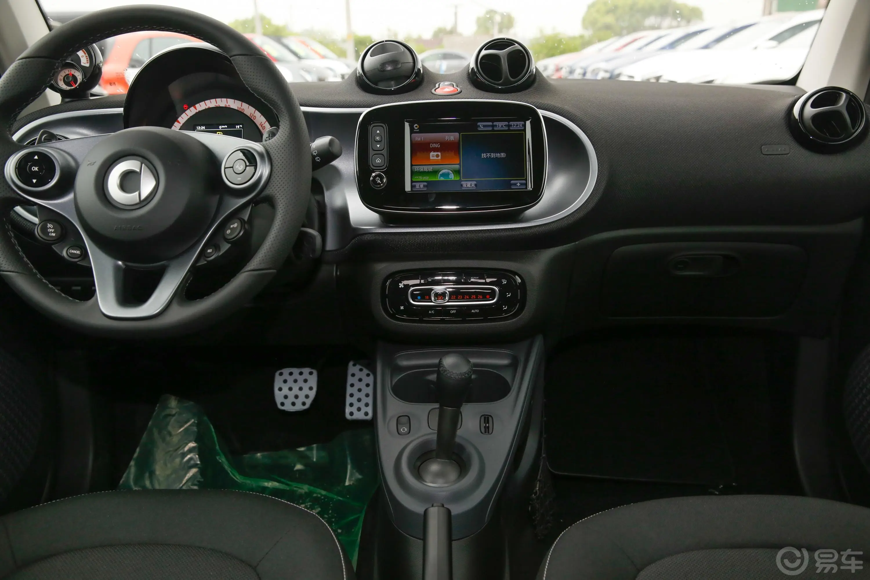 smart fortwo0.9T 66千瓦硬顶耀金特别版中控台整体