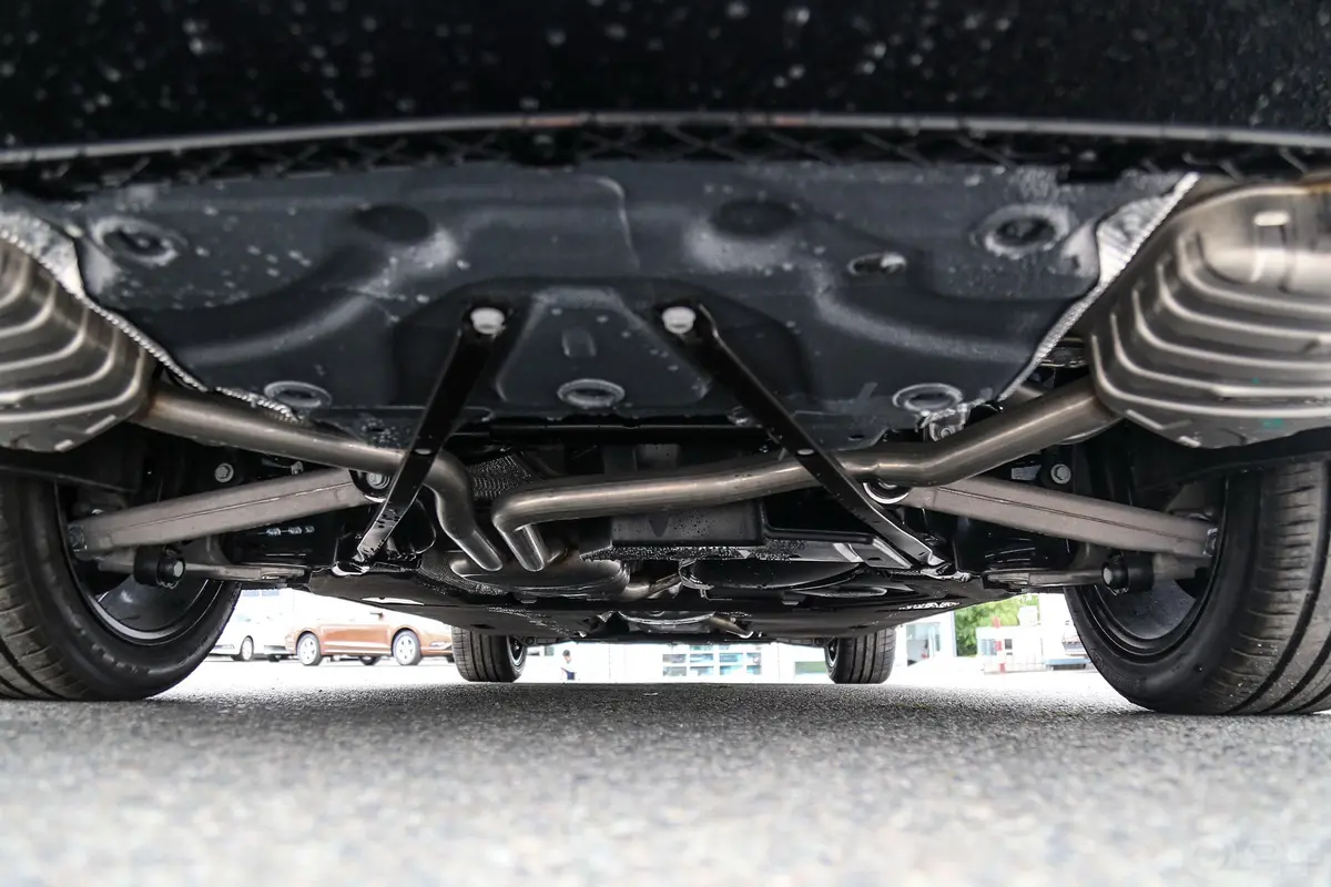 辉昂改款 380TSI 两驱 商务版后悬架整体