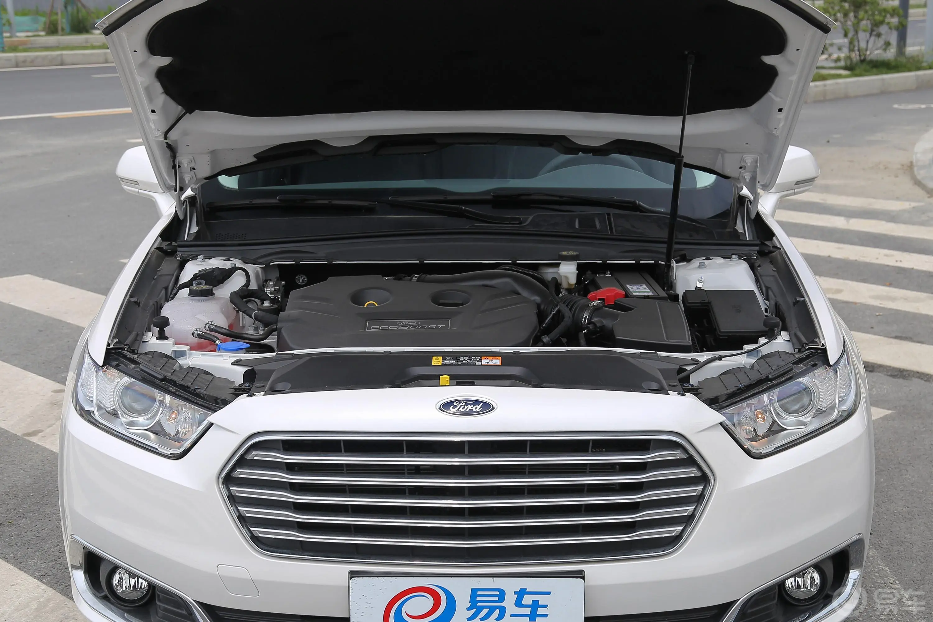 金牛座EcoBoost 245 时尚版 国V发动机舱整体