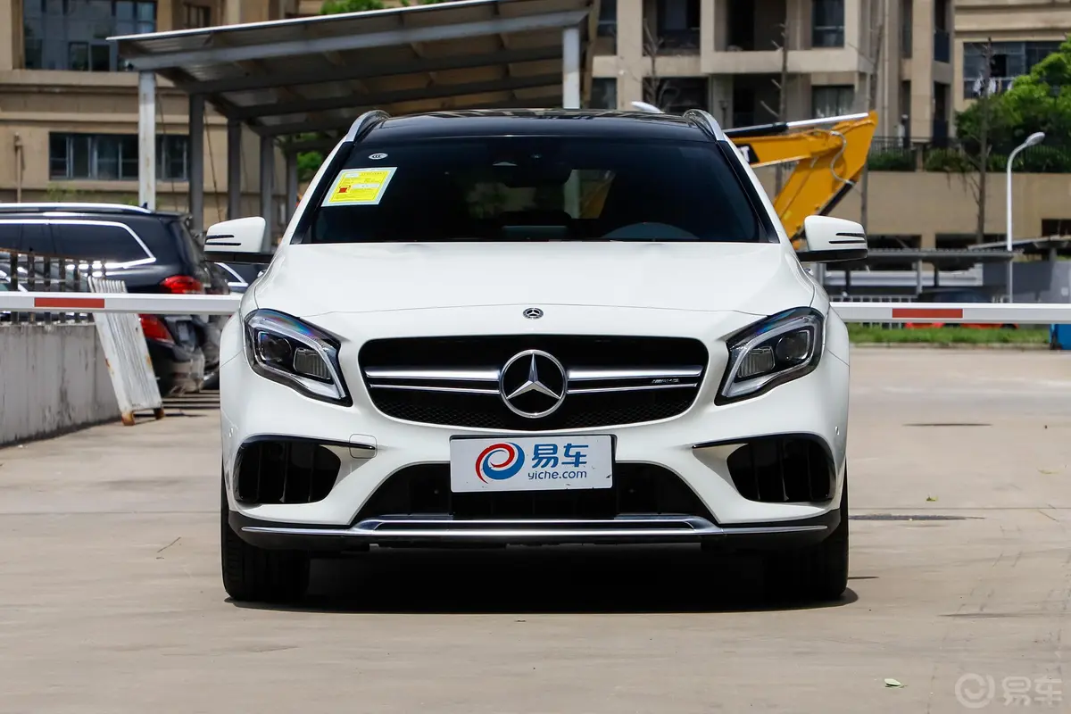 奔驰GLA AMGAMG GLA 45 4MATIC外观