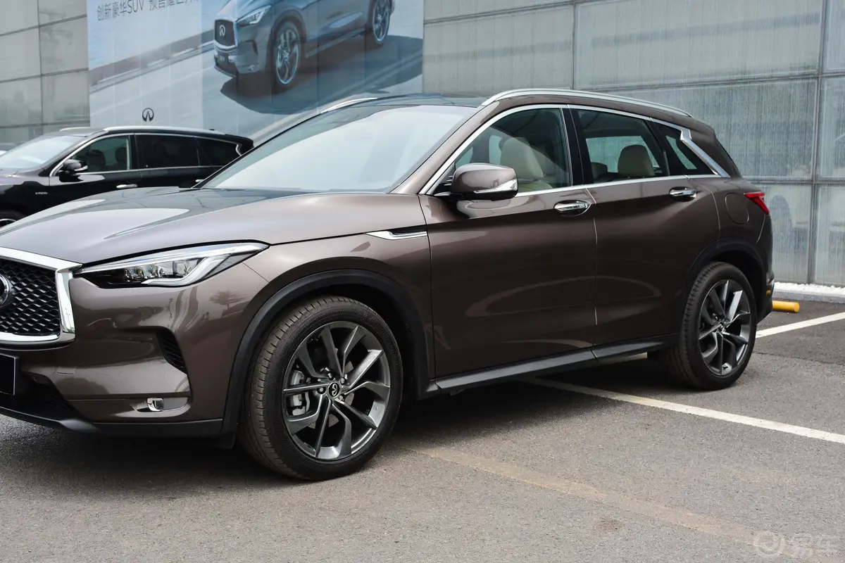 英菲尼迪QX502.0T 四驱 旗舰版外观