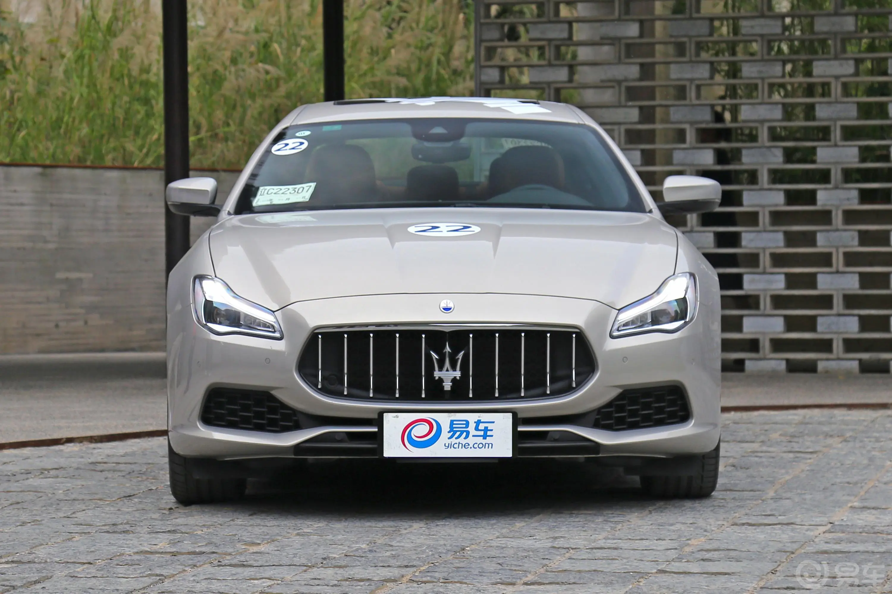 Quattroporte350Hp 标准版 国VI正前水平