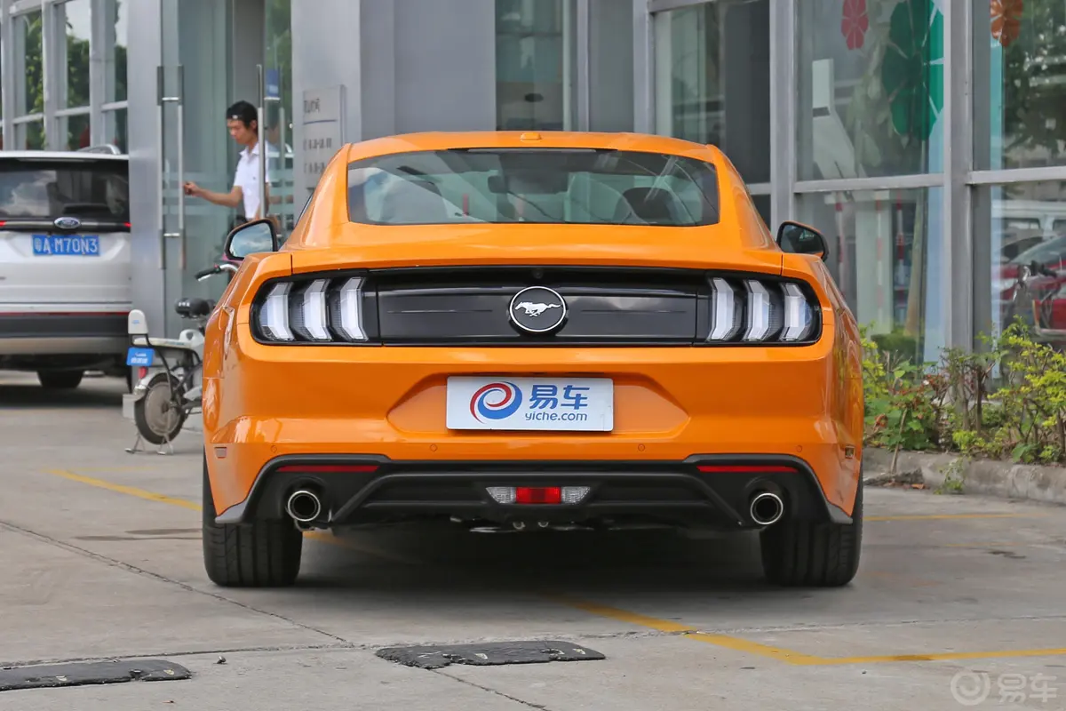 Mustang2.3L 标准版外观