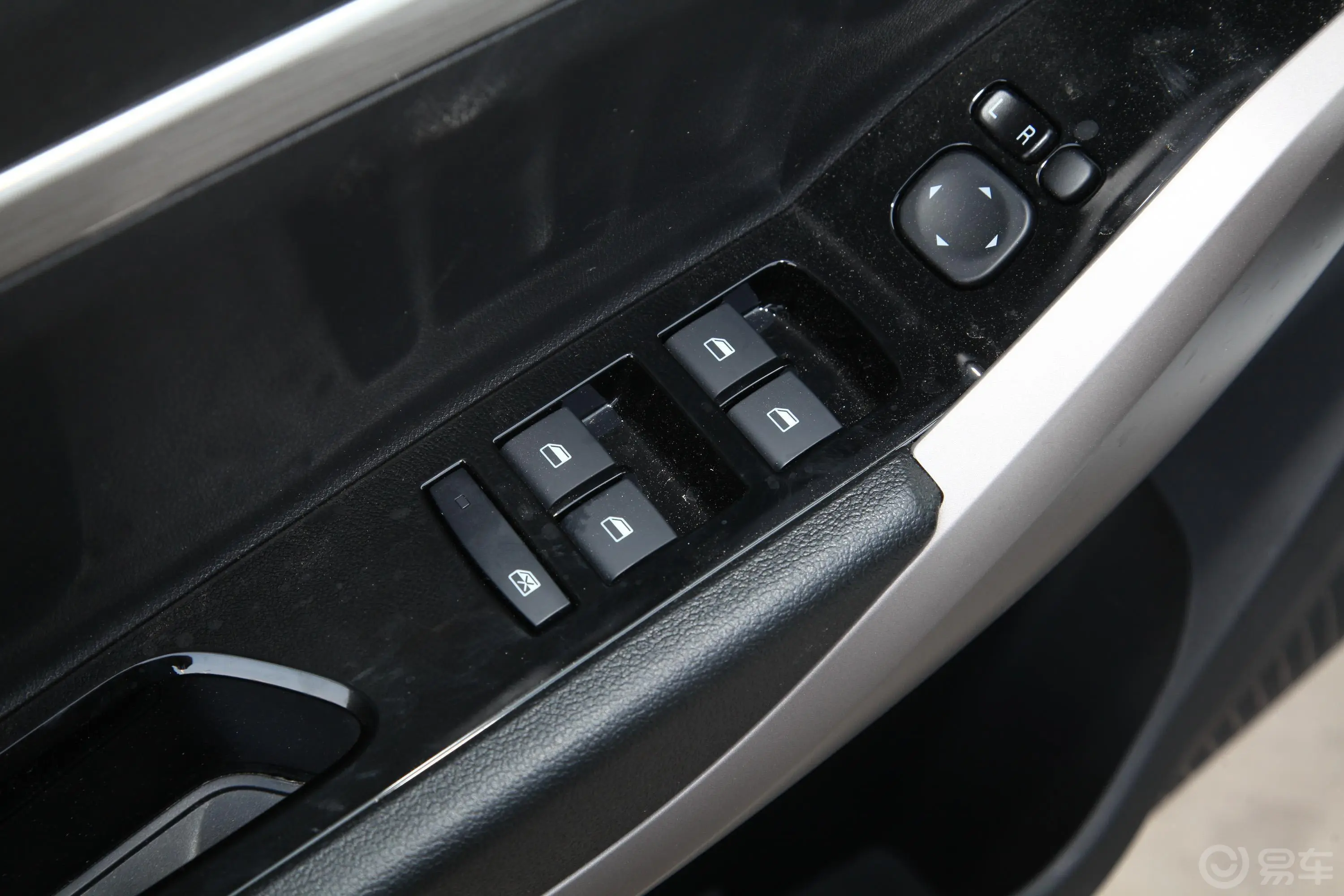 海马S5青春版1.6L 手动 精英版车窗调节整体