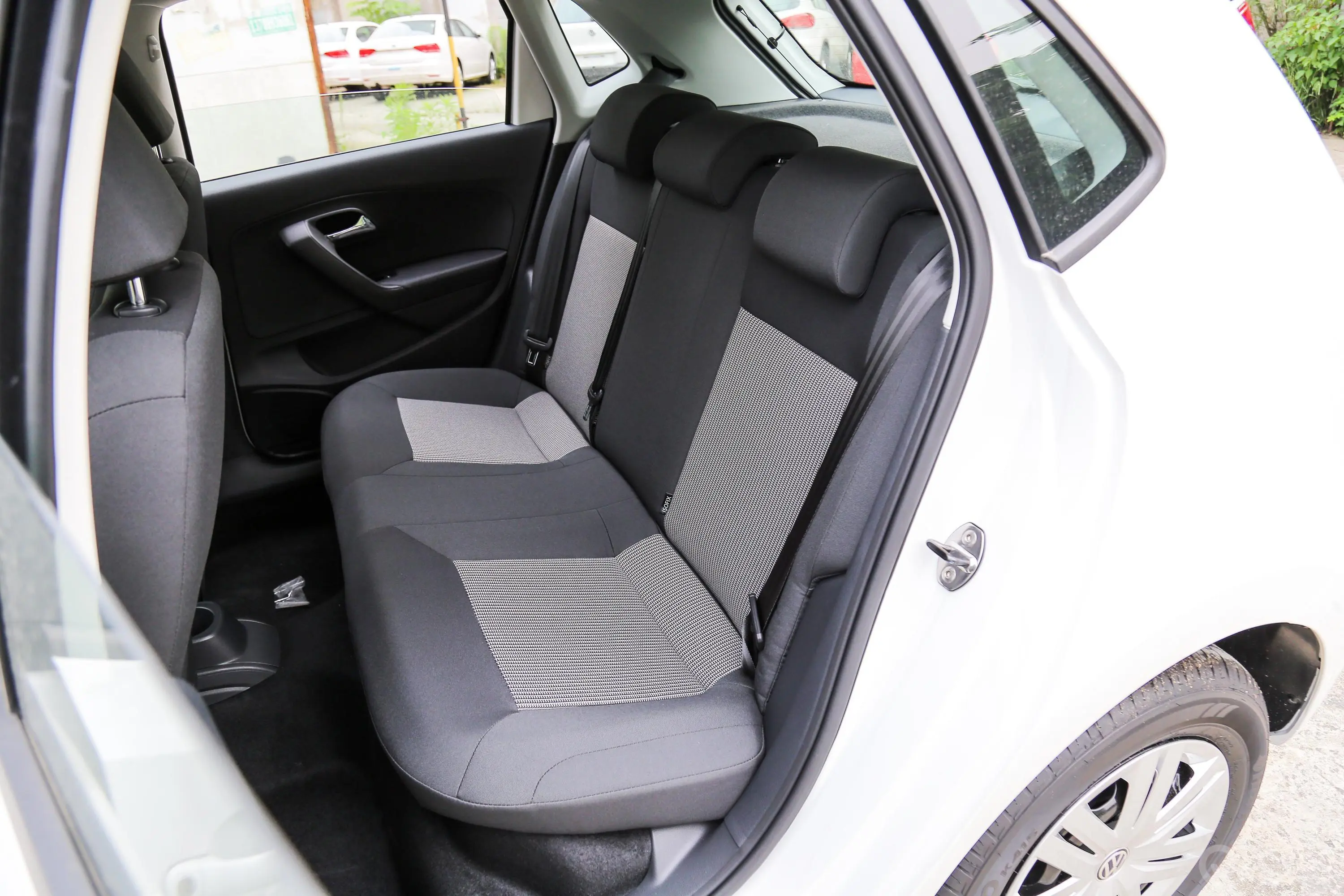 Polo1.5L 自动 安驾版后排座椅