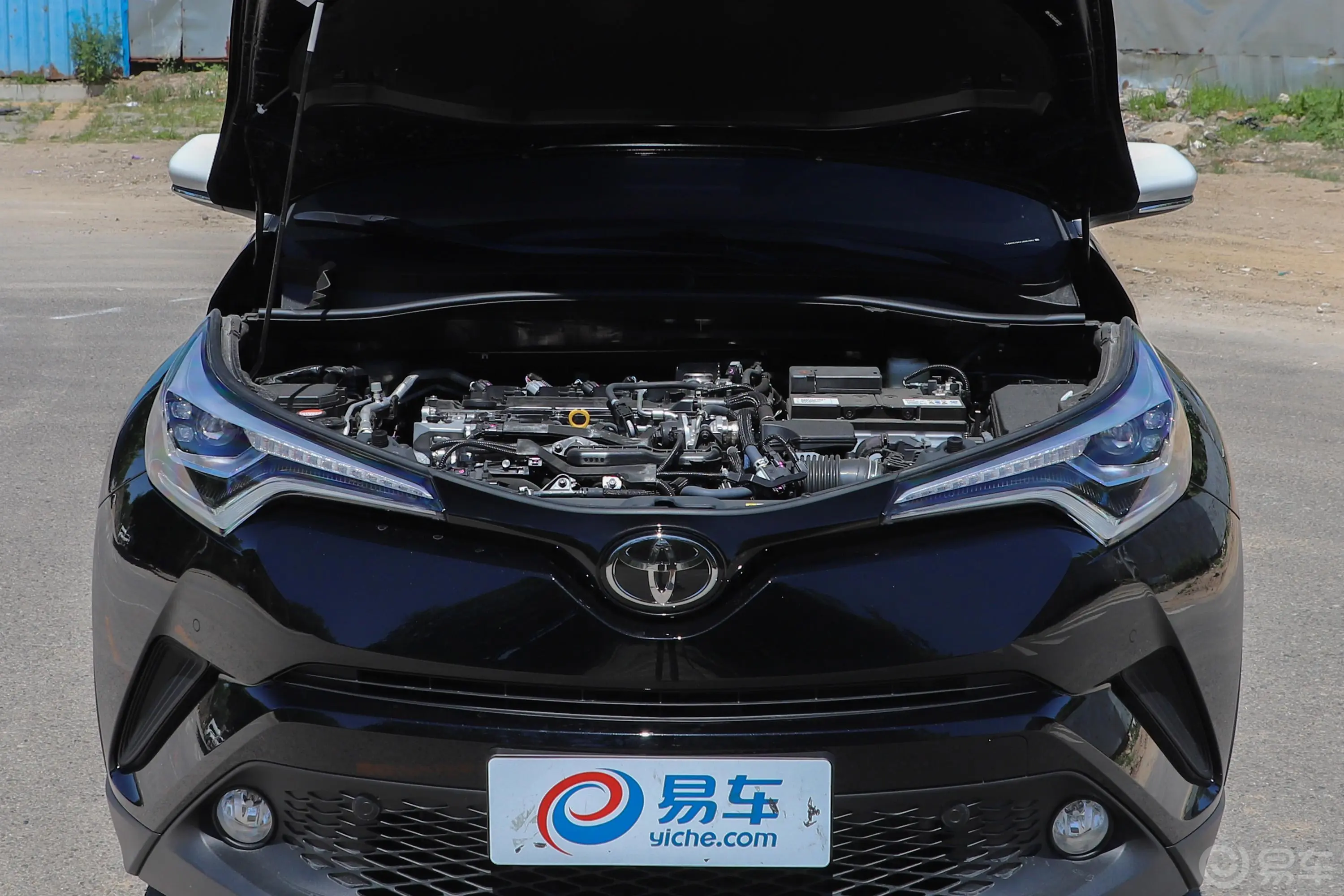 丰田C-HR2.0L CVT 旗舰版 国V外观