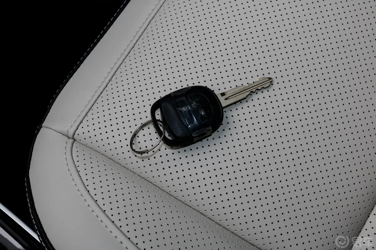 长安欧尚A6001.5L 手动 豪华型钥匙正面