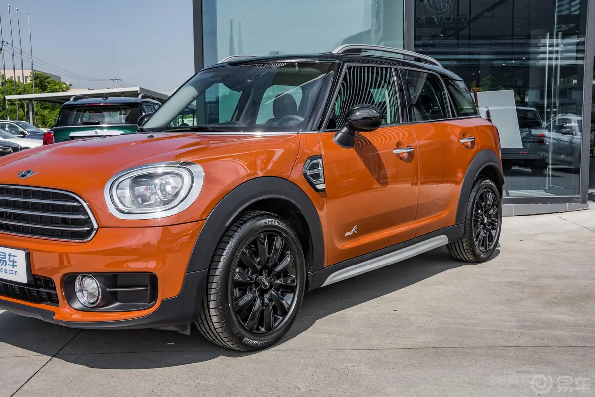 MINI COUNTRYMAN1.5T COOPER ALL4 旅行家外观