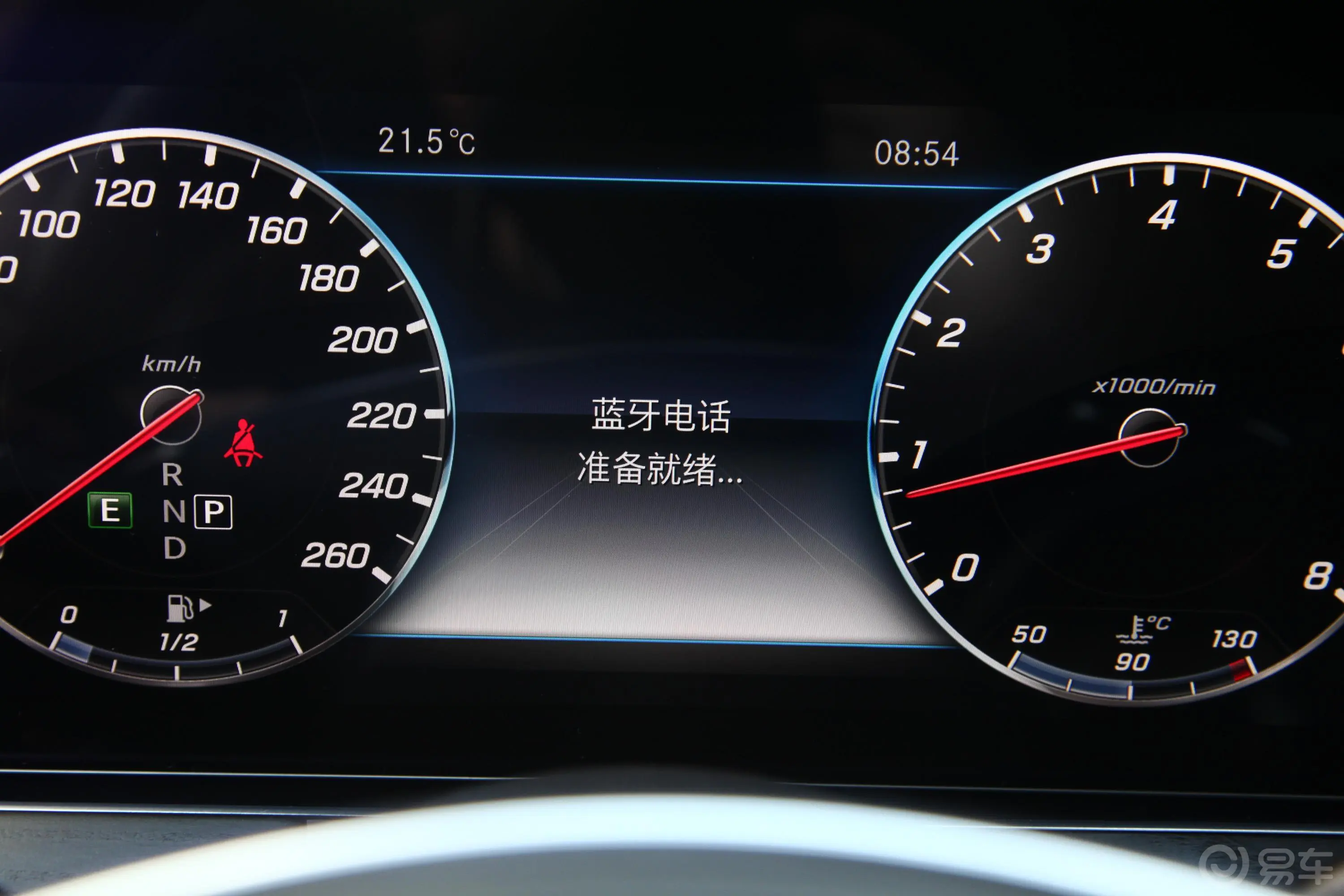 奔驰E级改款 E 200 L 4MATIC 运动轿车内饰