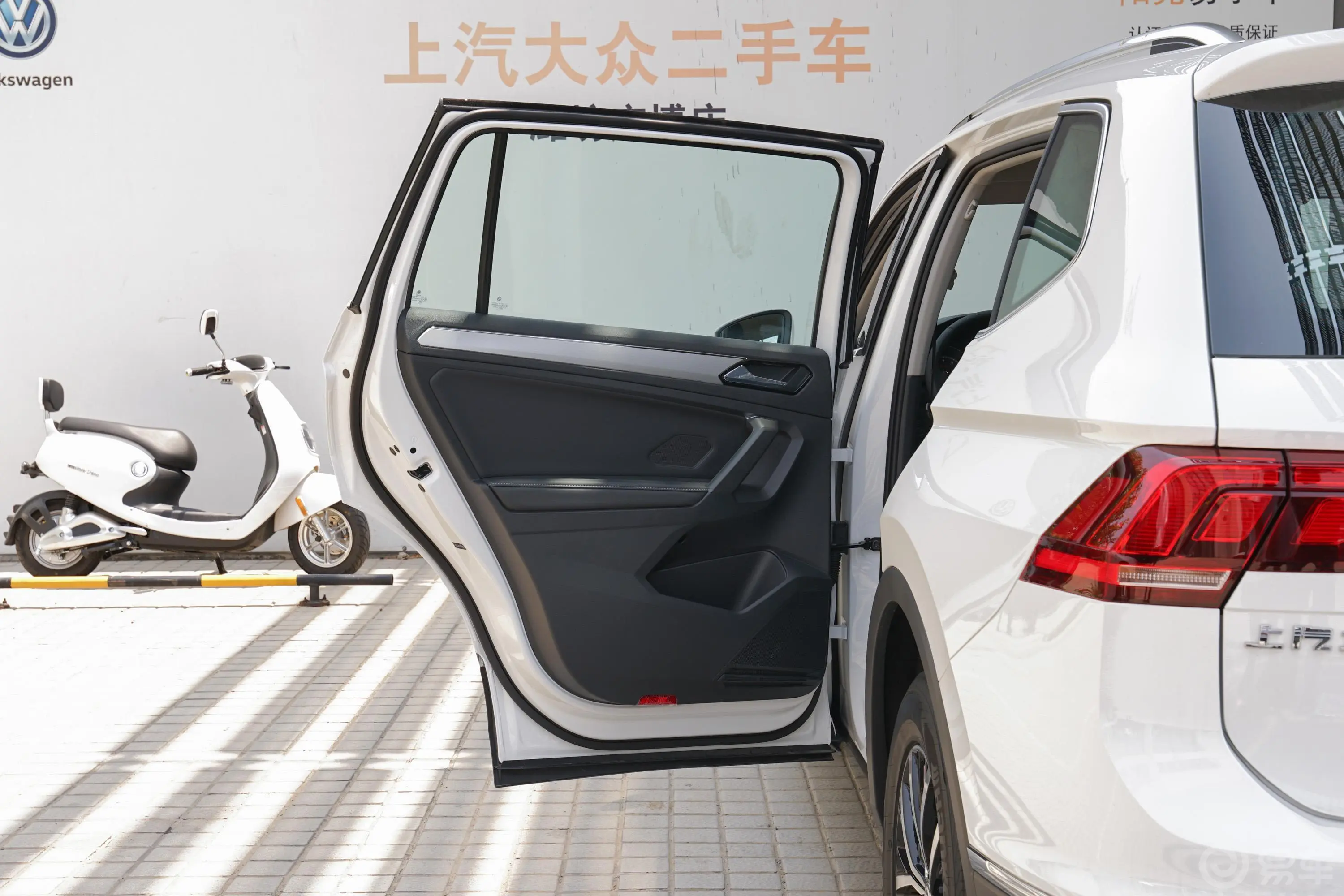 途观L330TSI 双离合 两驱 舒适版驾驶员侧后车门