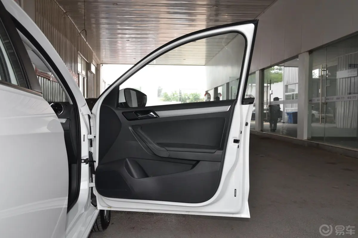 捷达1.4L 手动 舒适版副驾驶员车门