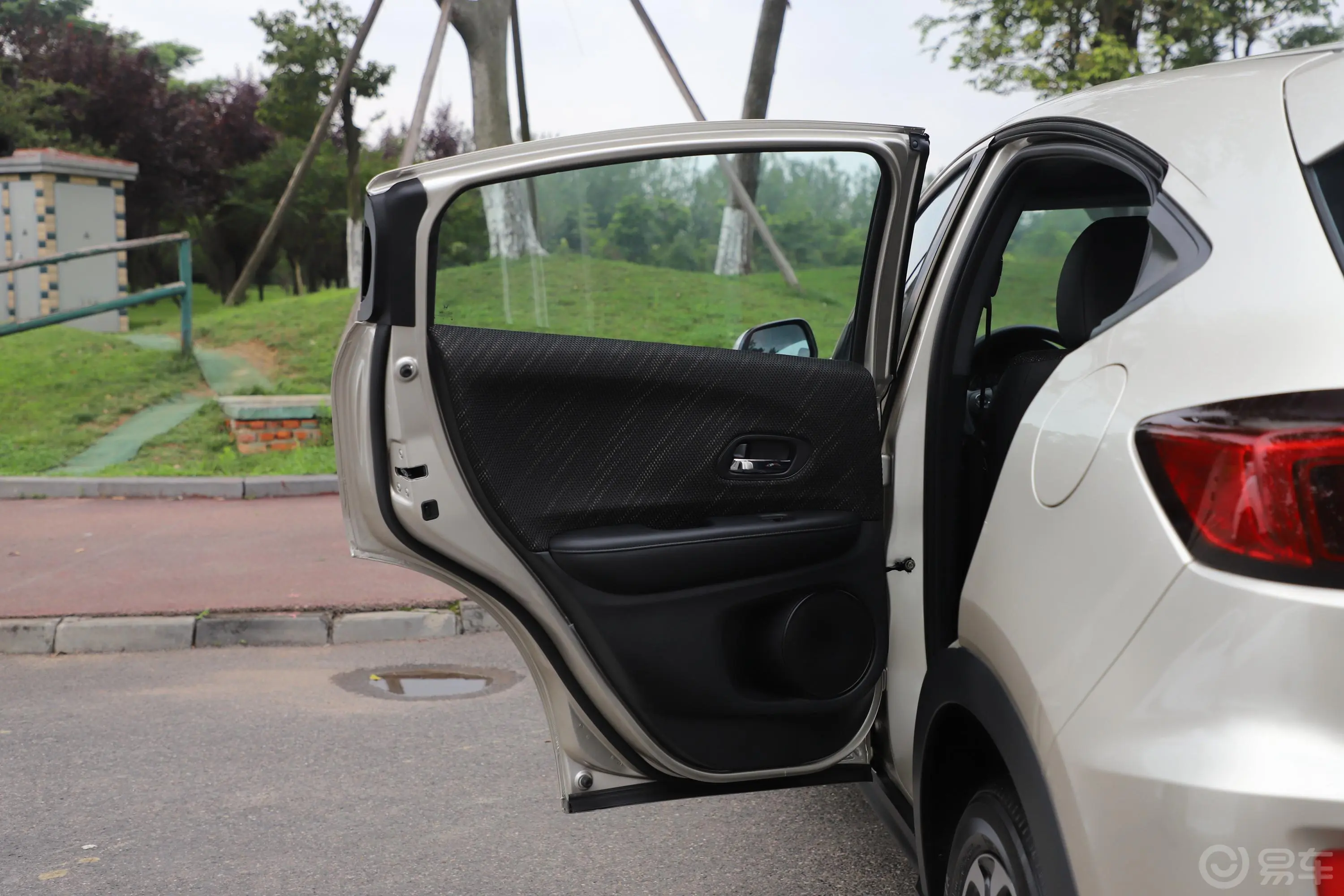 本田XR-V1.8L EXi CVT 舒适版 国V驾驶员侧后车门