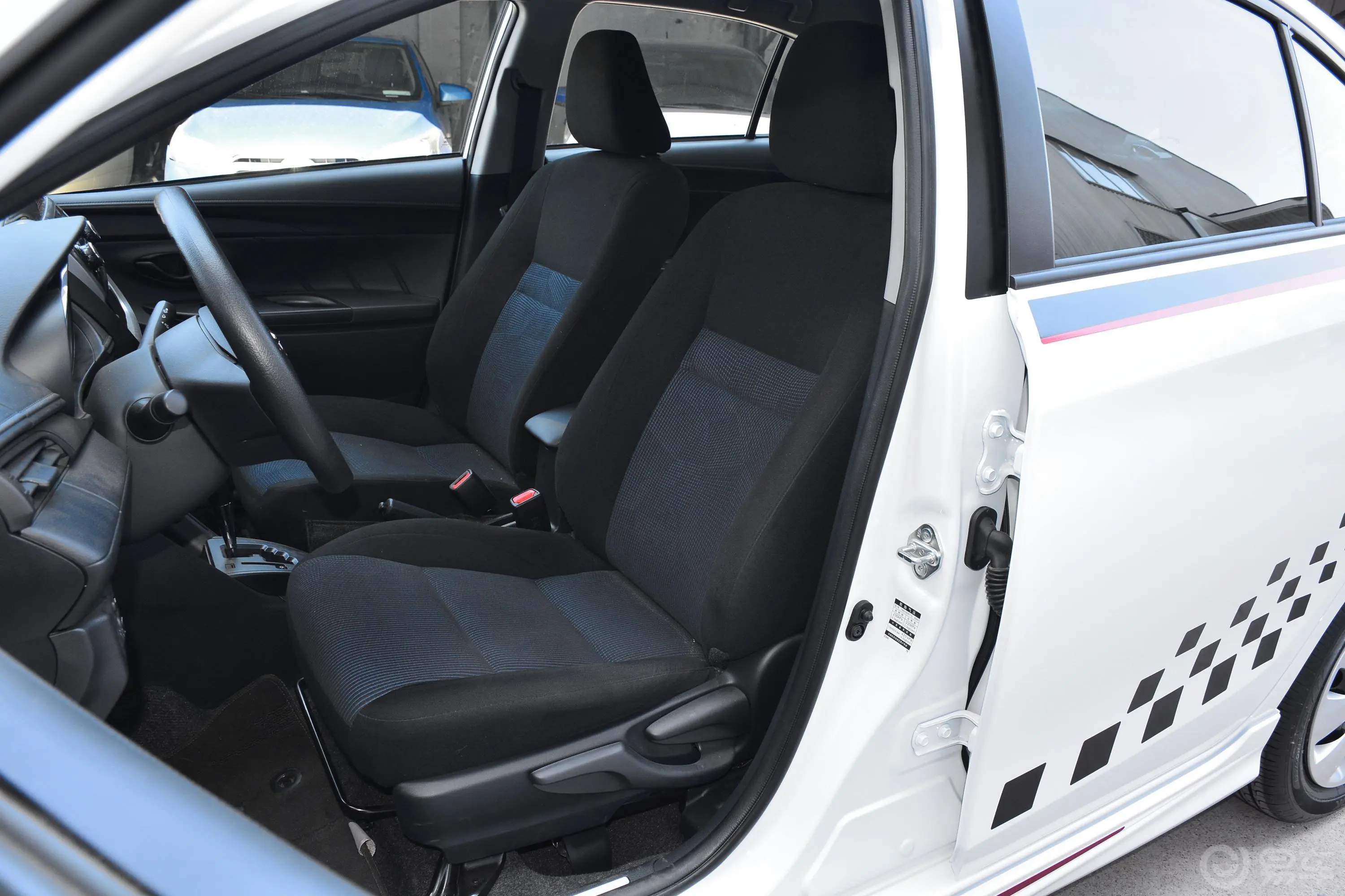 YARiS L 致享1.5G CVT 冠军限量版 国Ⅴ驾驶员座椅