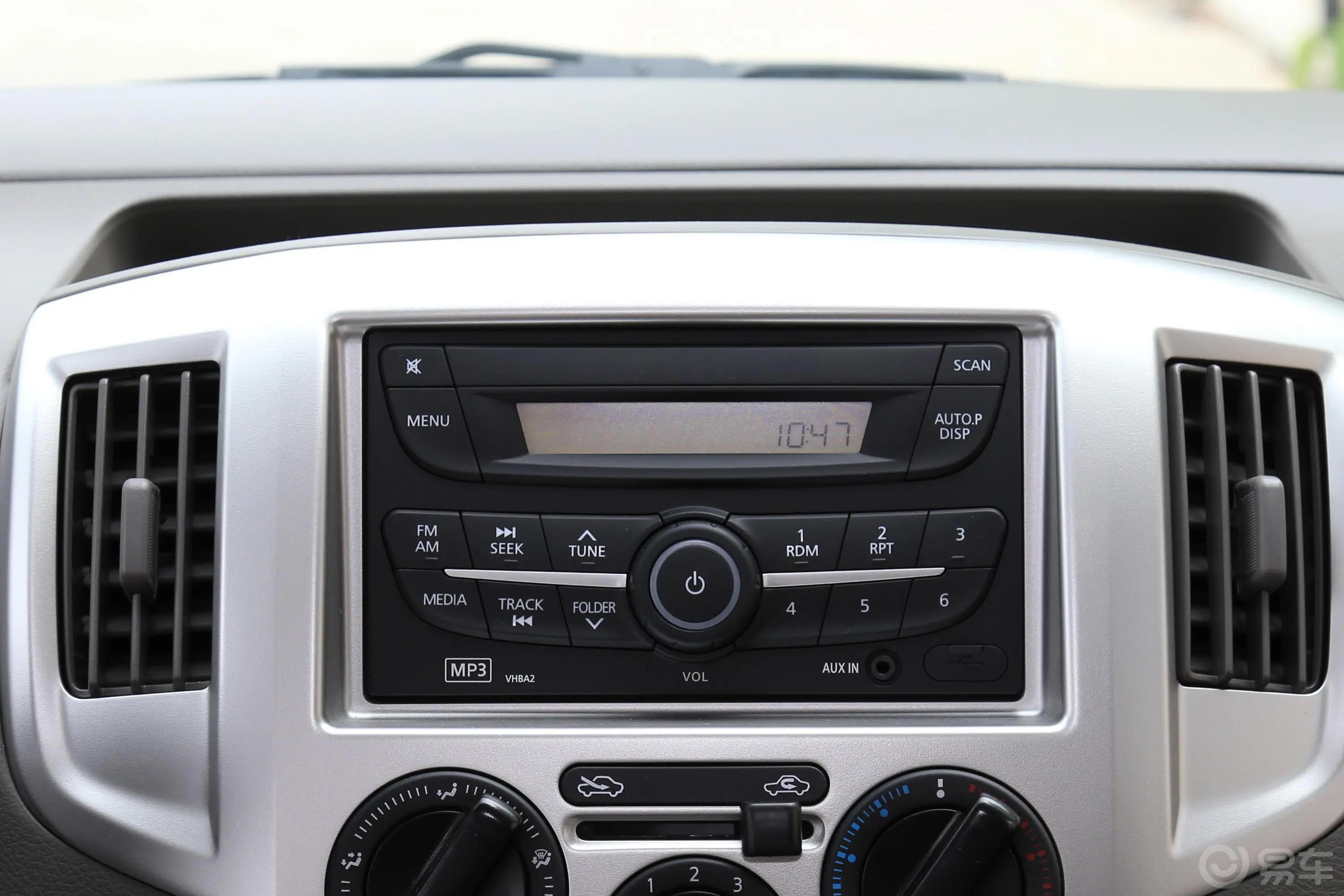 日产NV200改款 1.6L 手动 豪华版音响