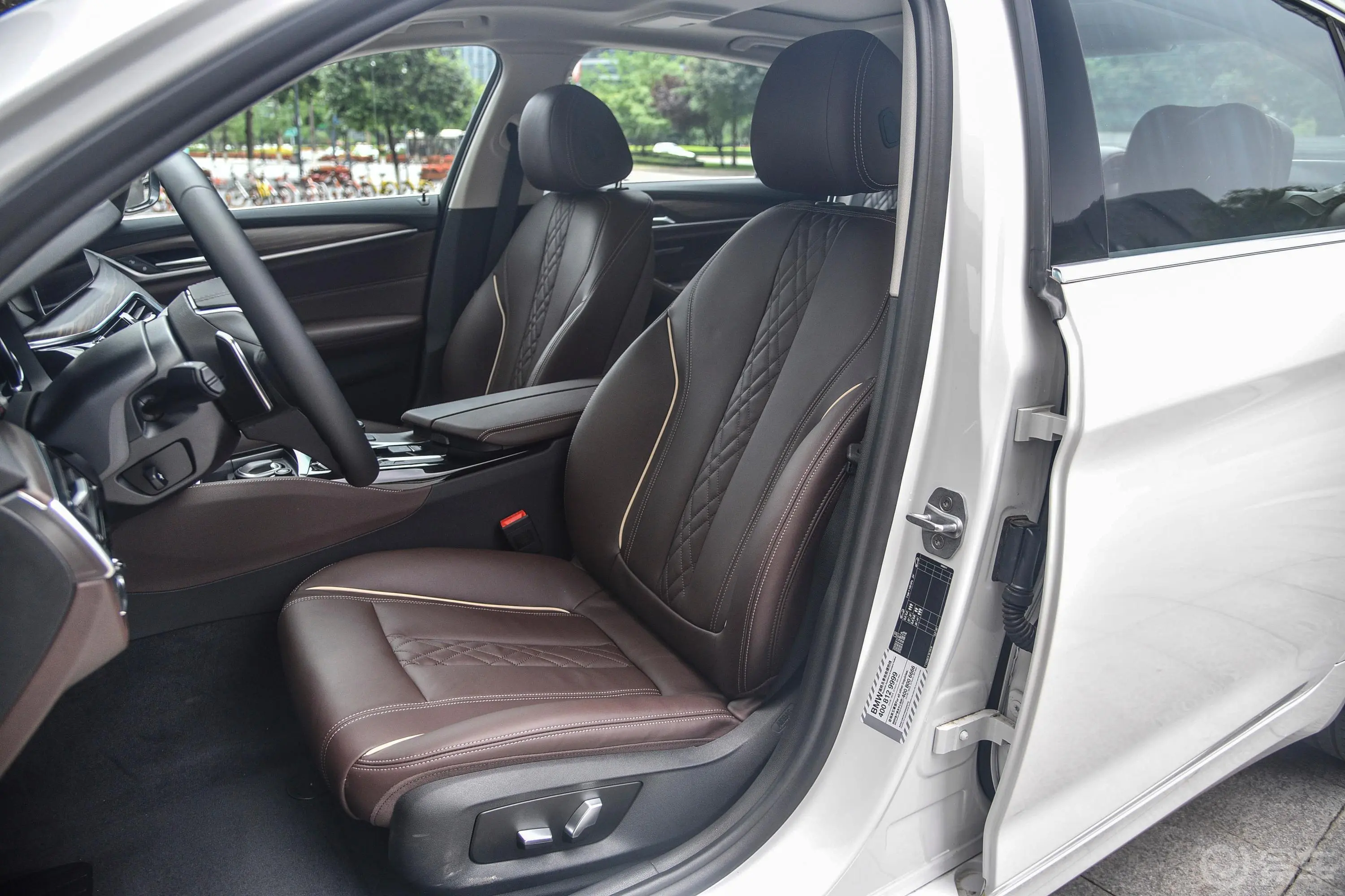 宝马5系改款 530Li 尊享版 豪华套装驾驶员座椅