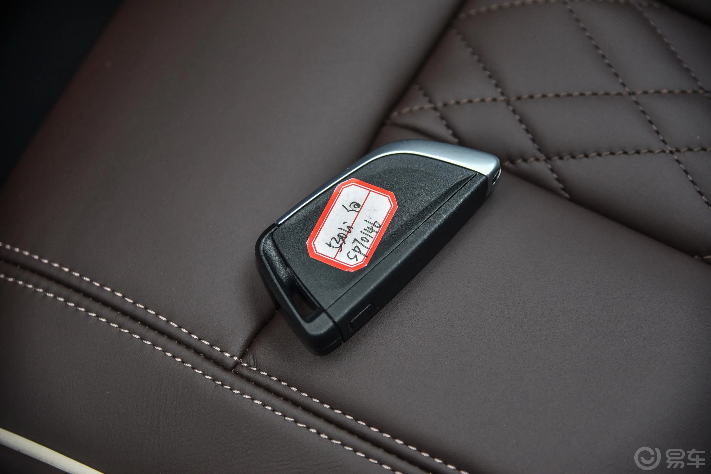 宝马5系改款 530Li 领先版 豪华套装钥匙正面