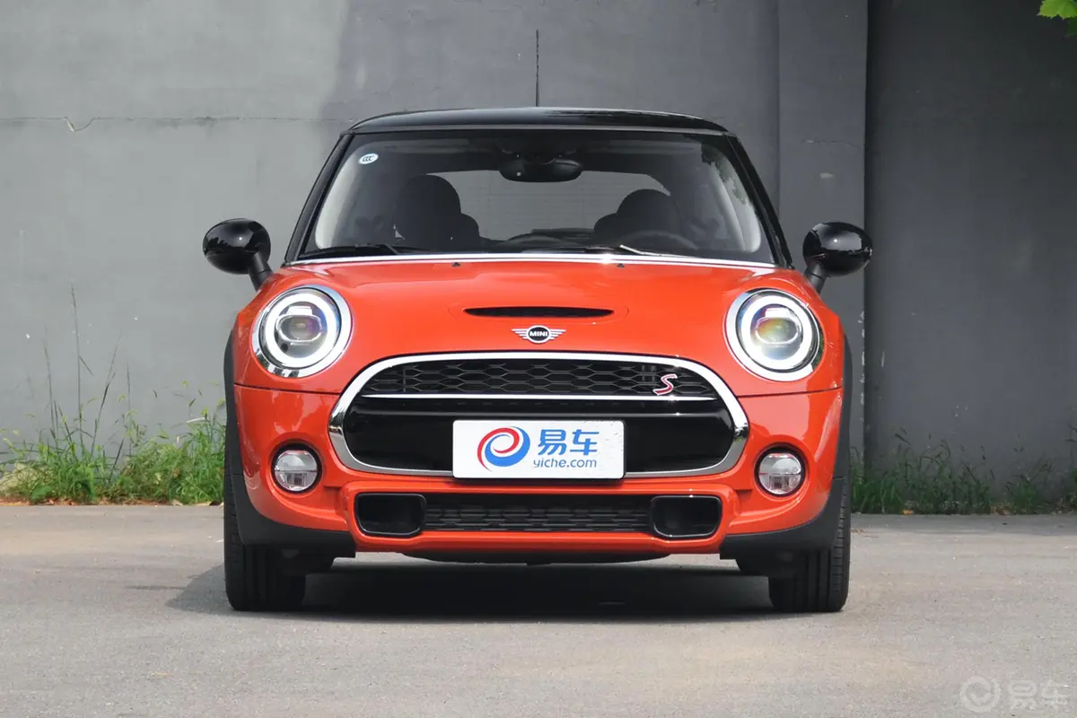 MINI2.0T COOPER S 双离合 艺术家 三门版正前水平