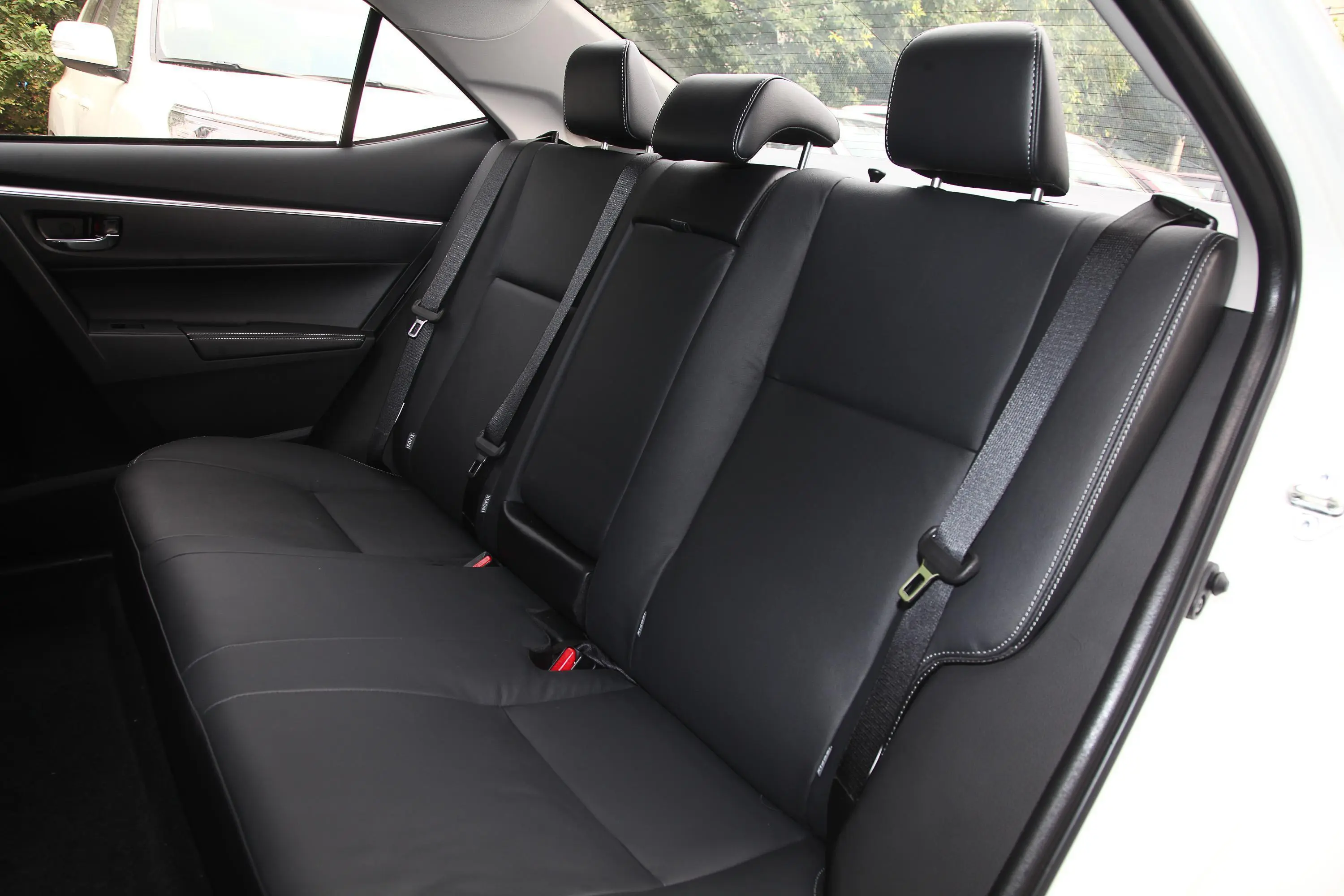 卡罗拉改款 1.2T CVT GL-i真皮版 国V后排座椅