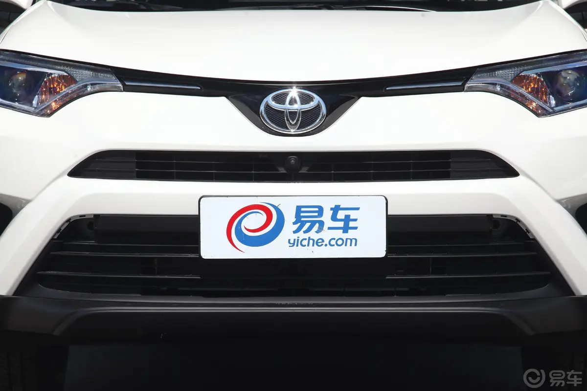 RAV4荣放2.0L CVT 两驱 舒适版 国V外观