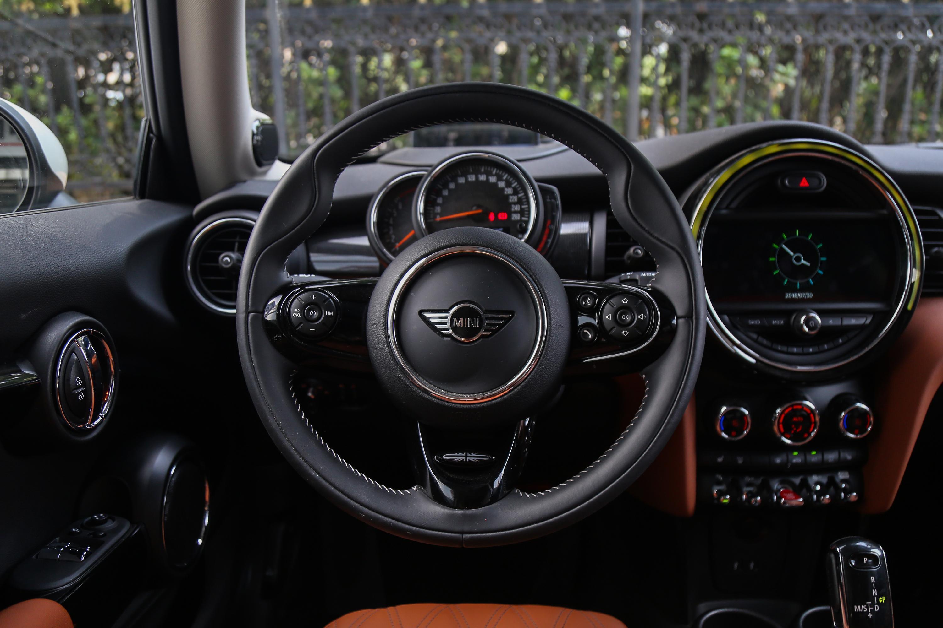 【MINI1.5T COOPER 双离合 艺术家 三门版方向盘图片-汽车图片大全】-易车