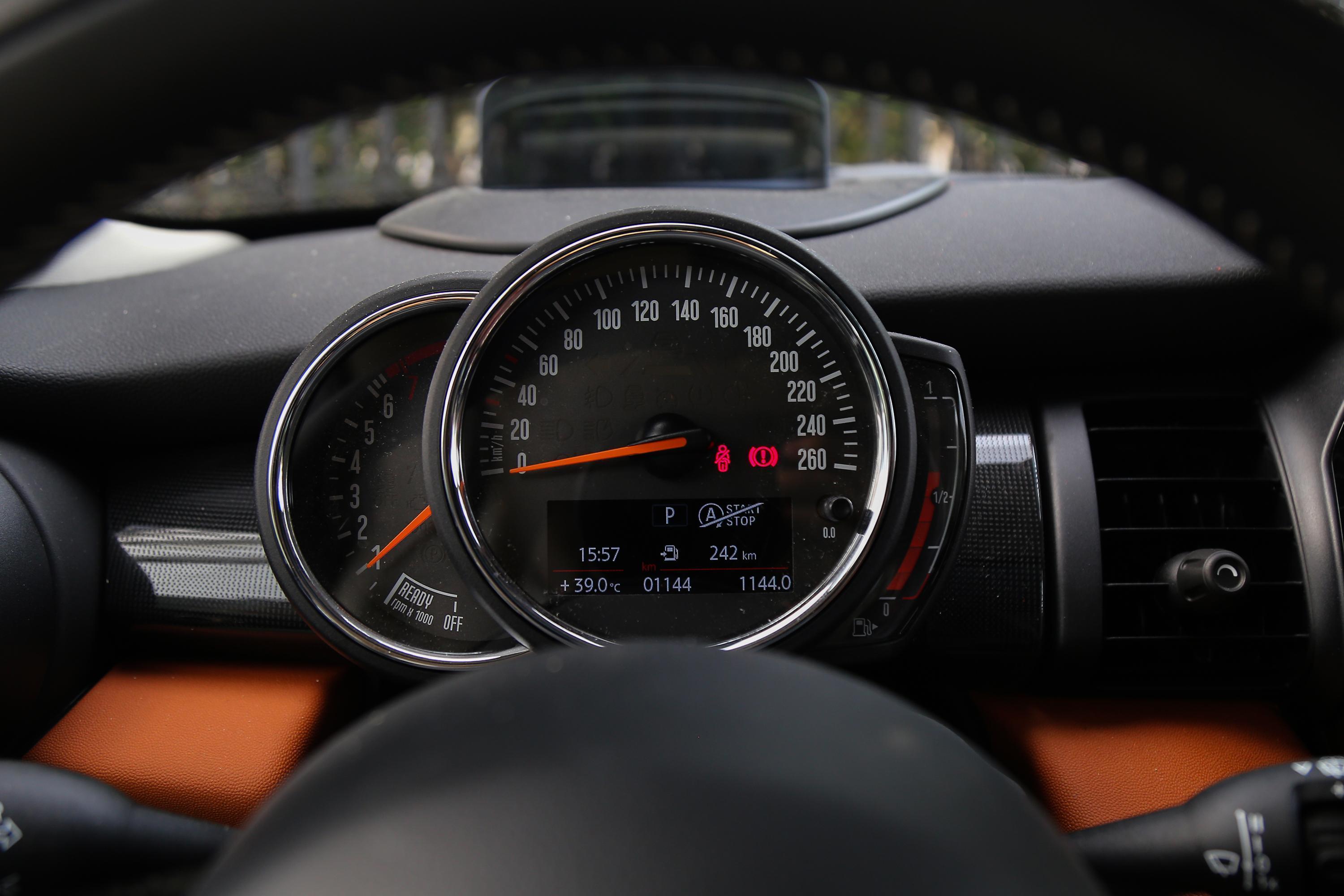 【MINI1.5T COOPER 双离合 艺术家 三门版仪表盘图片-汽车图片大全】-易车