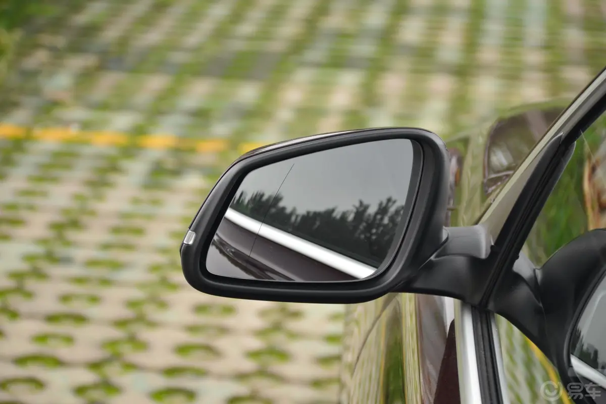 宝马3系320Li xDrive 时尚版后视镜镜面