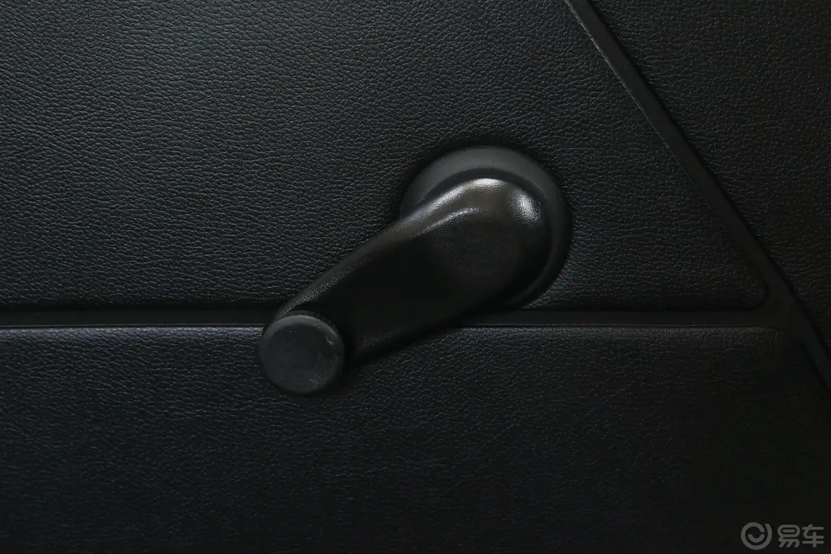 欧诺S欧诺S 1.5L 手动 超值版后车窗调节