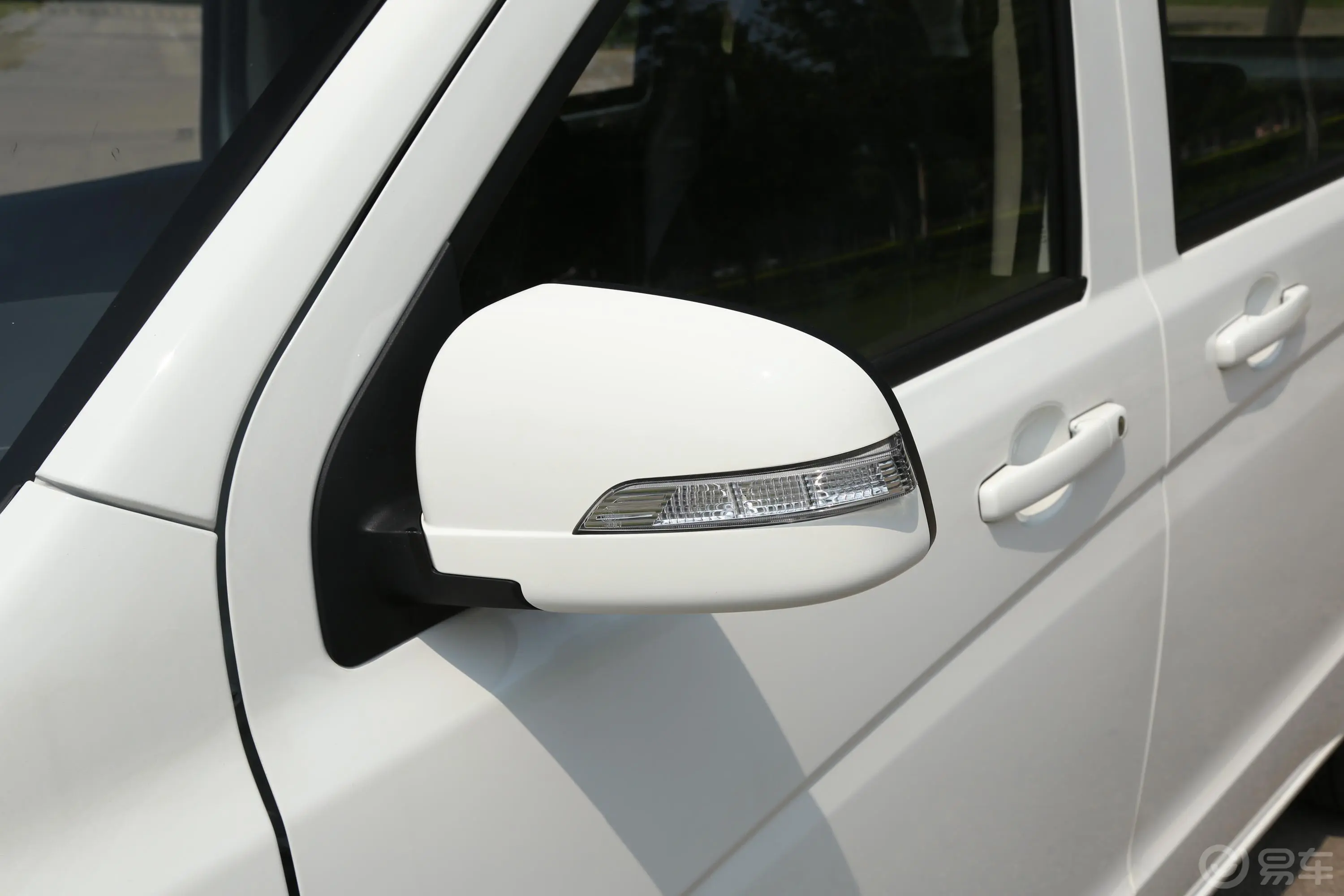欧诺S欧诺S 1.5L 手动 超值版主驾驶后视镜背面