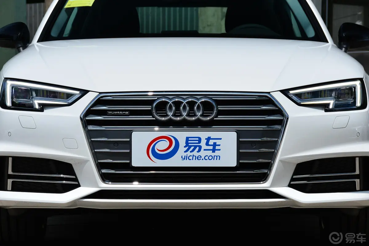 奥迪A4L30周年版 45 TFSI quattro个性运动版外观