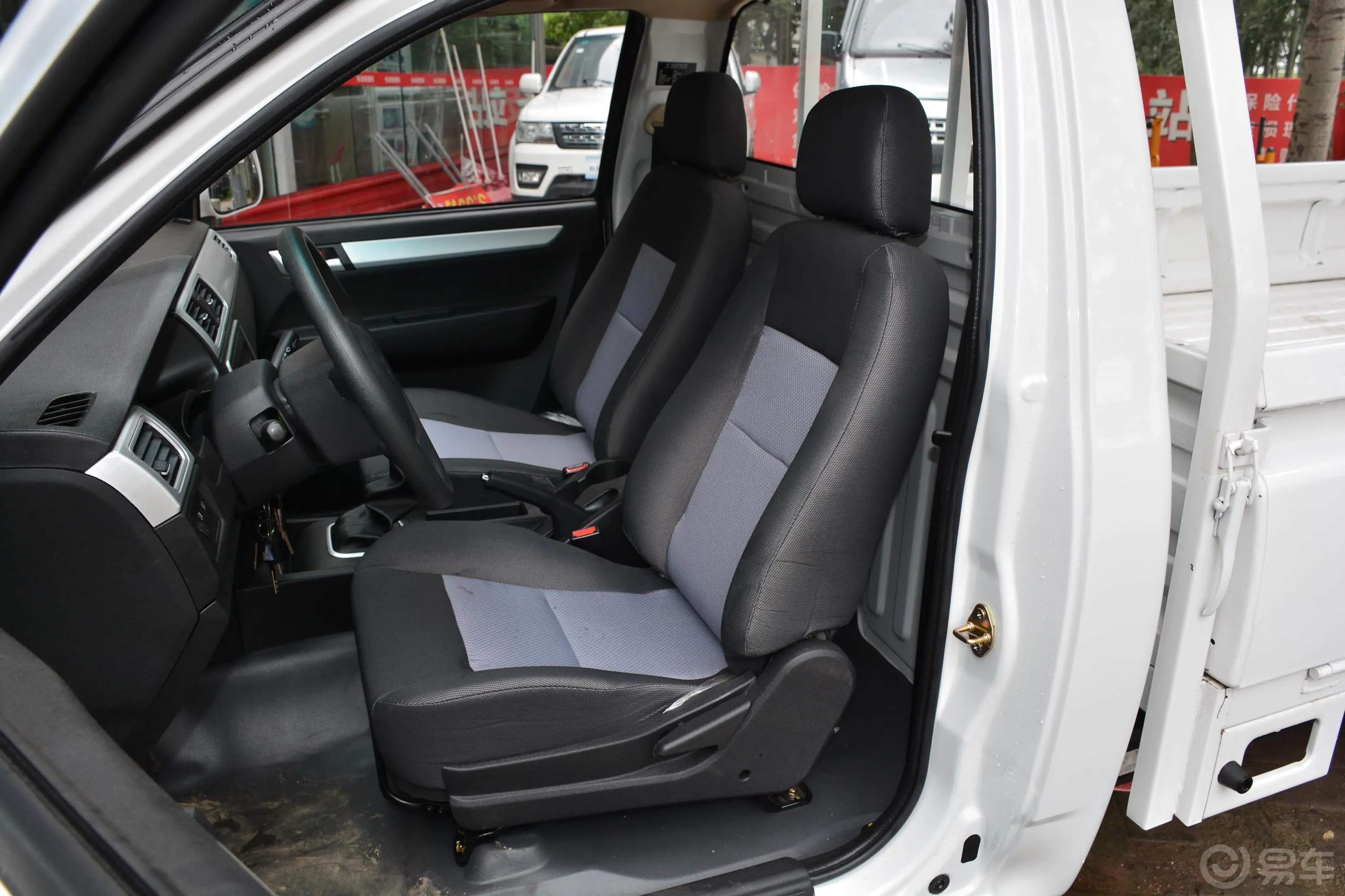 神骐F30单排 1.5L 手动 舒适版 3米货箱(额载1015)驾驶员座椅