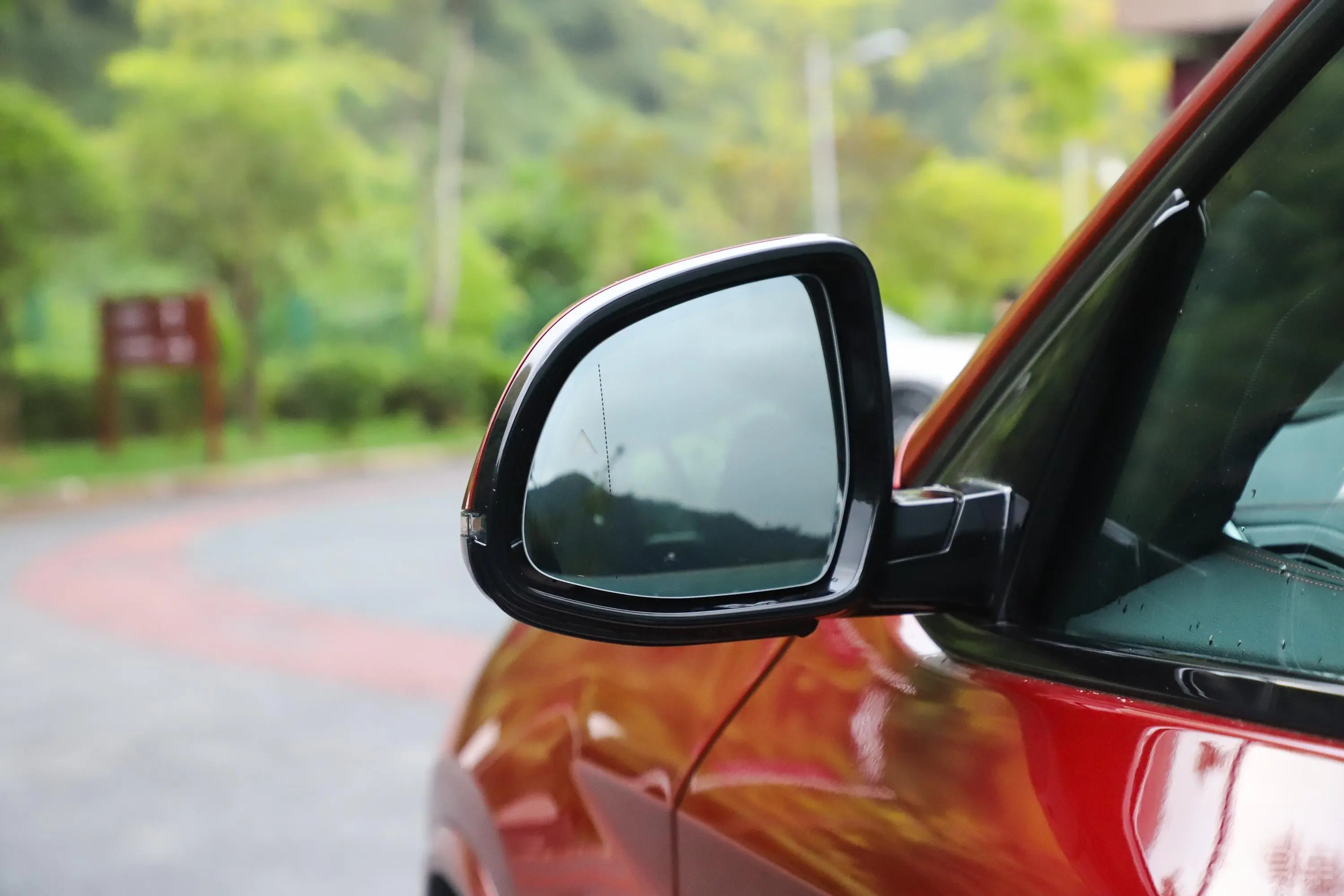 宝马X4xDrive30i M运动套装后视镜镜面