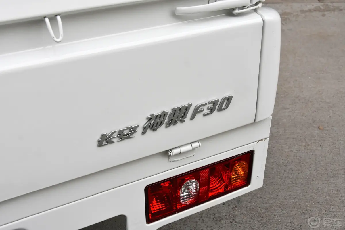 神骐F30单排 1.5L 手动 标准版 3米货箱(额载1015)外观