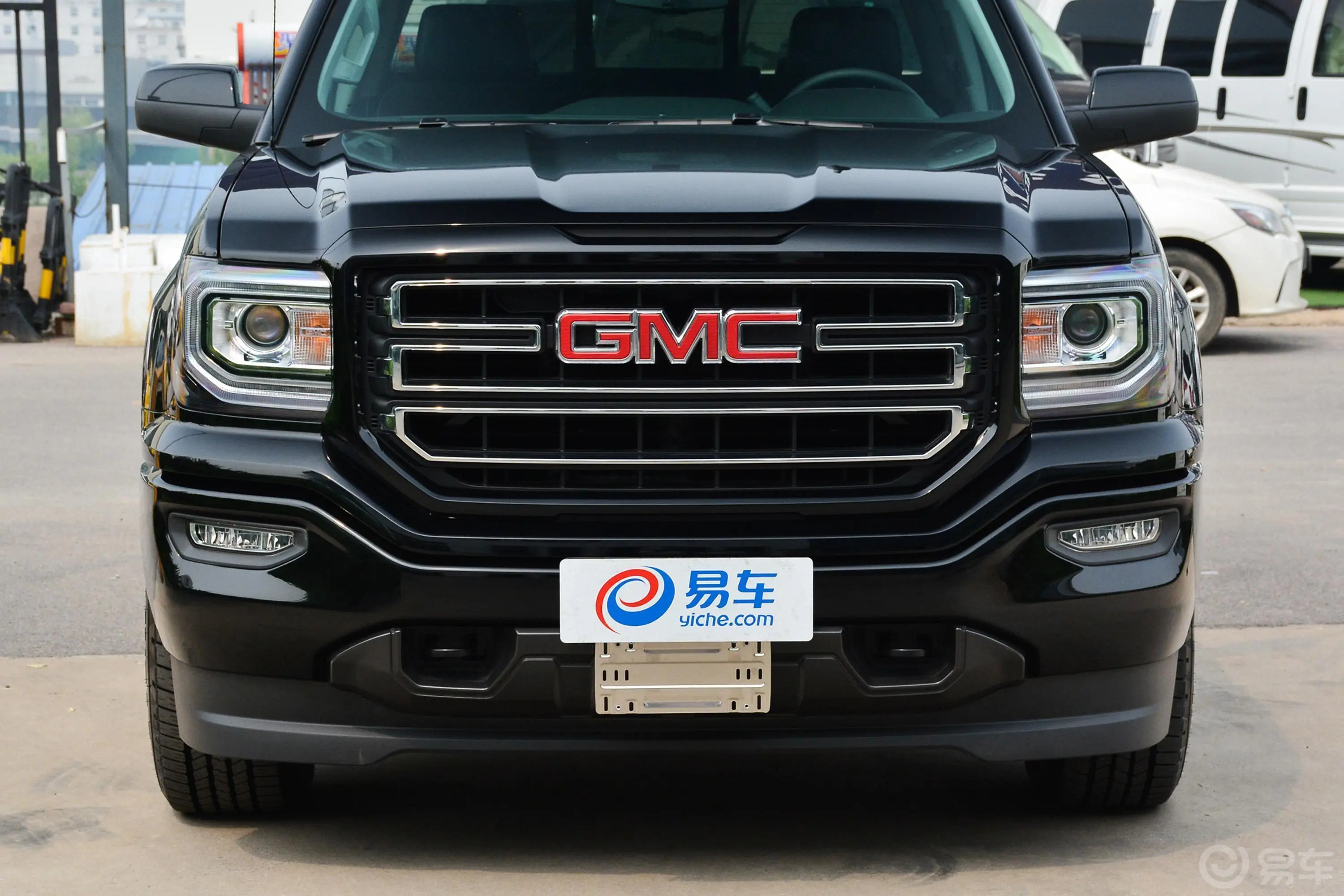 GMC Sierra5.3L 手自一体 SIERRA 豪华版外观