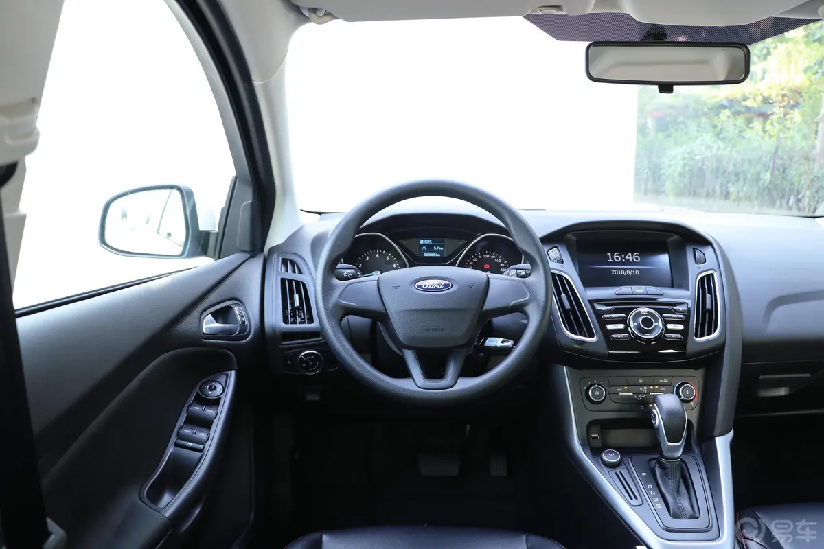福克斯两厢经典 1.6L 双离合 舒适型智行版驾驶位区域