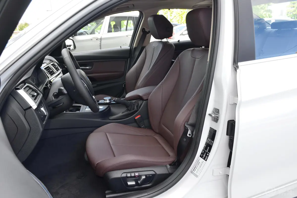 宝马3系320Li xDrive时尚版驾驶员座椅