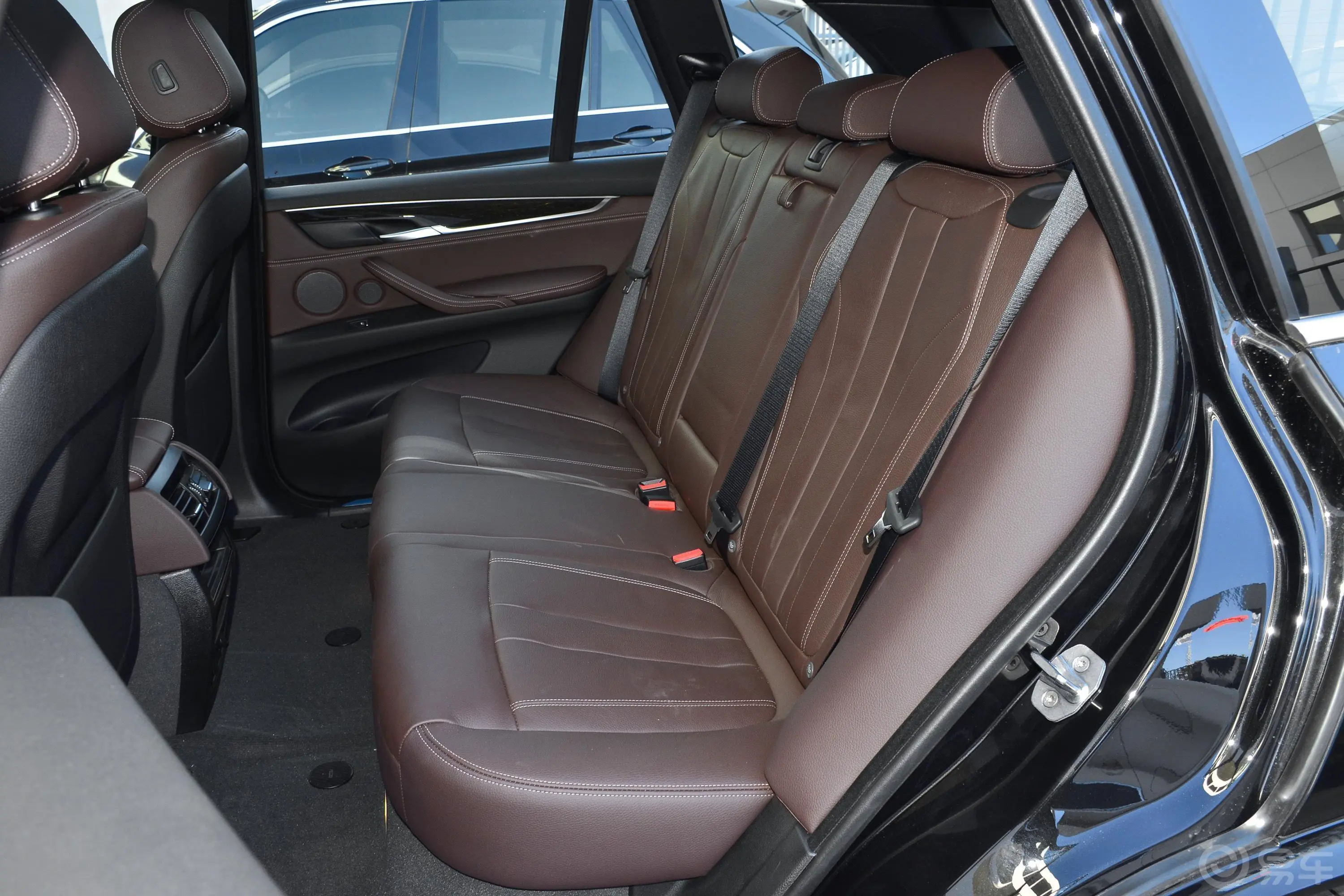 宝马X5(进口)xDrive35i M运动豪华版后备厢空间特写