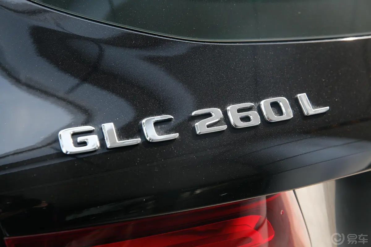 奔驰GLCGLC 260 L 4MATIC 动感版外观
