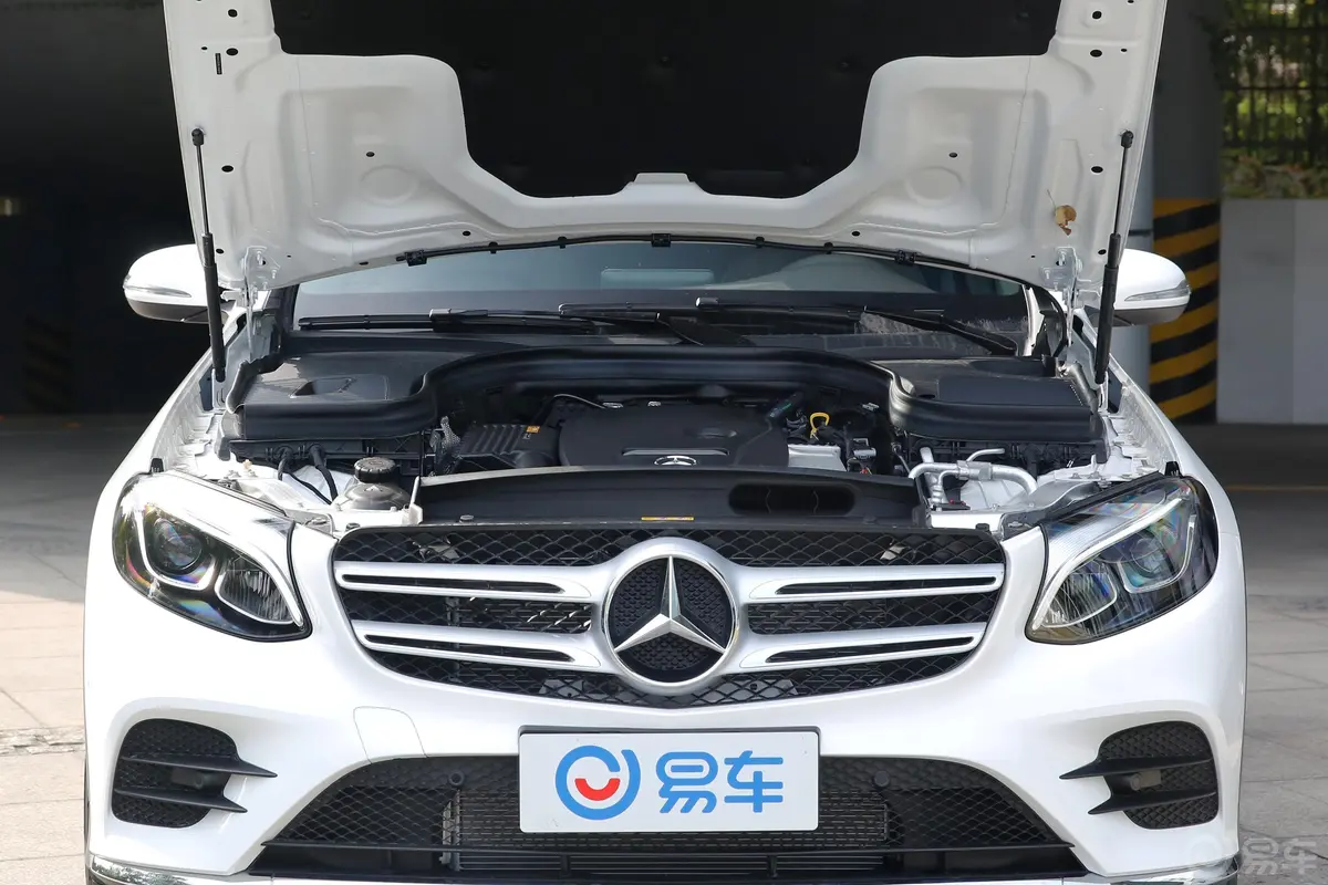 奔驰GLCGLC 260 L 4MATIC 动感版外观