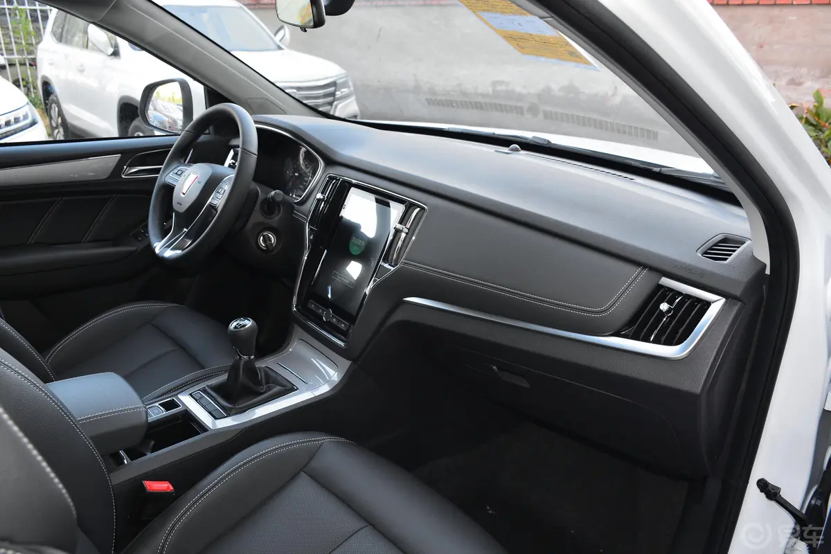 荣威RX520T 手动 两驱 4G互联铂金版内饰全景副驾驶员方向