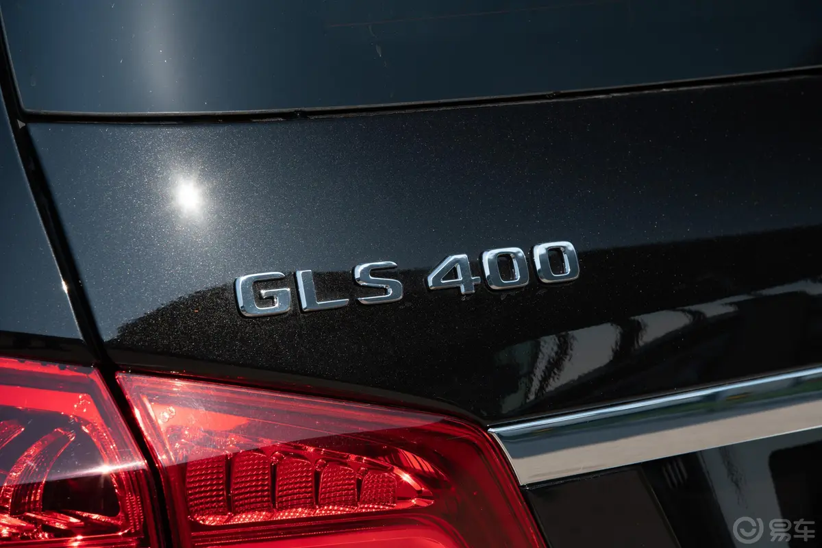 奔驰GLSGLS 400 4MATIC 动感版外观