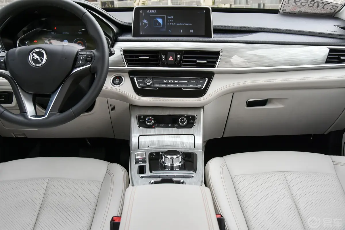 汉腾X5 EV豪华版中控台整体