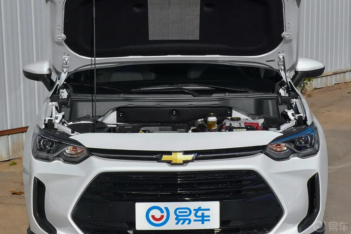 沃兰多530T 手自一体 米奇定制版 7座 国V前舱整体