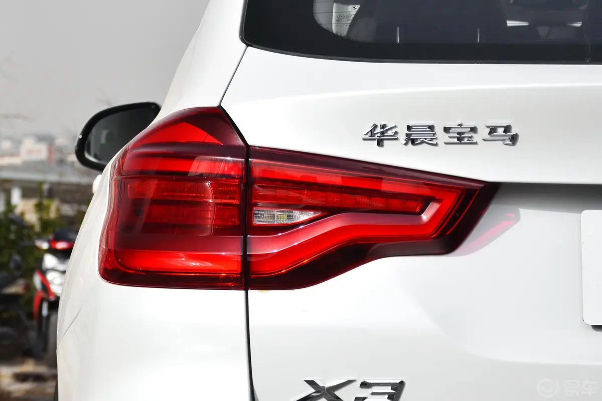 宝马X3xDrive 25i 豪华套装外观