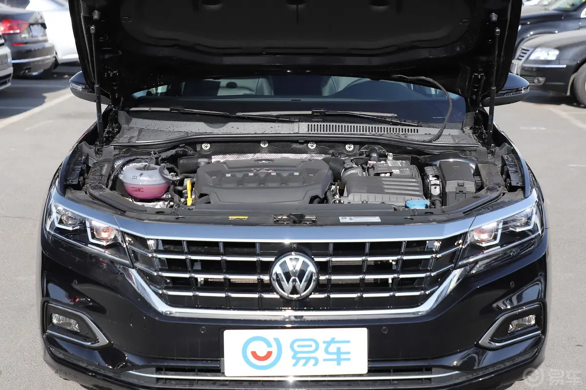 帕萨特330TSI 双离合 精英版 国V发动机舱整体