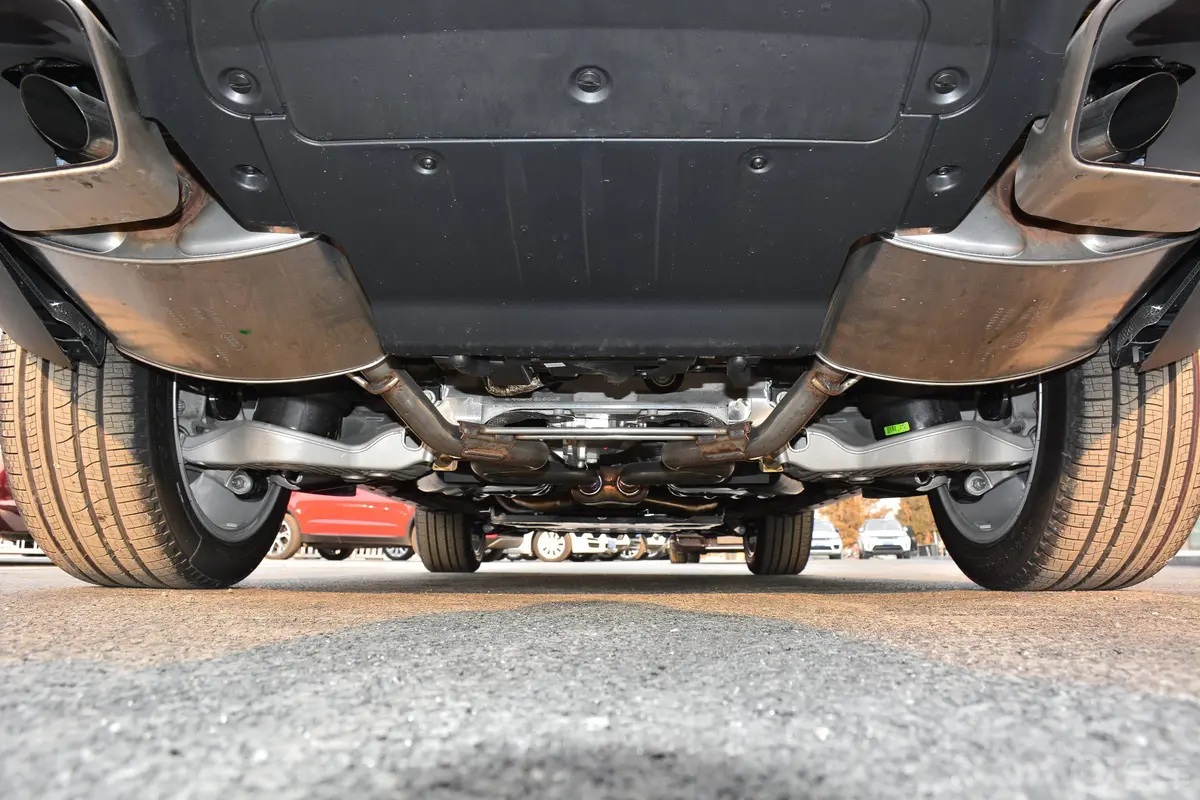 揽胜3.0 V6 传世加长版后悬架整体