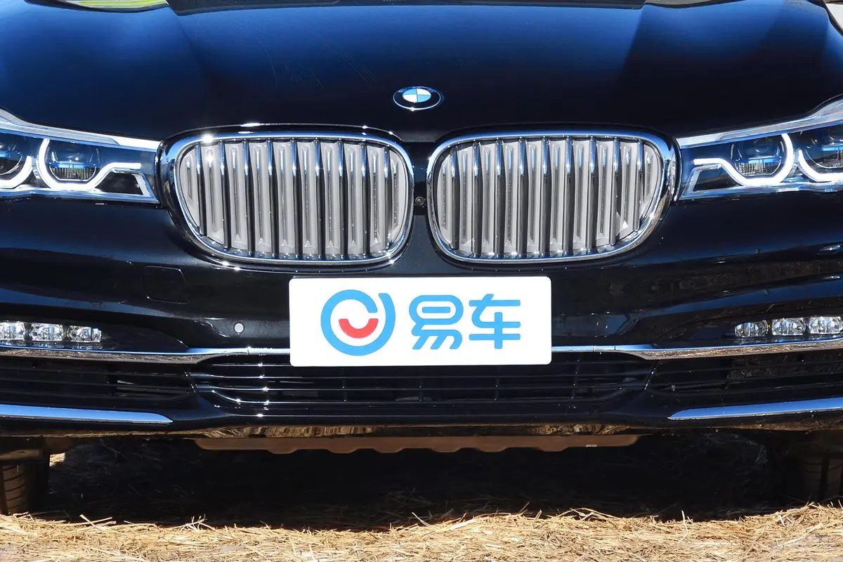 宝马7系730Li 尊享版 卓越套装外观