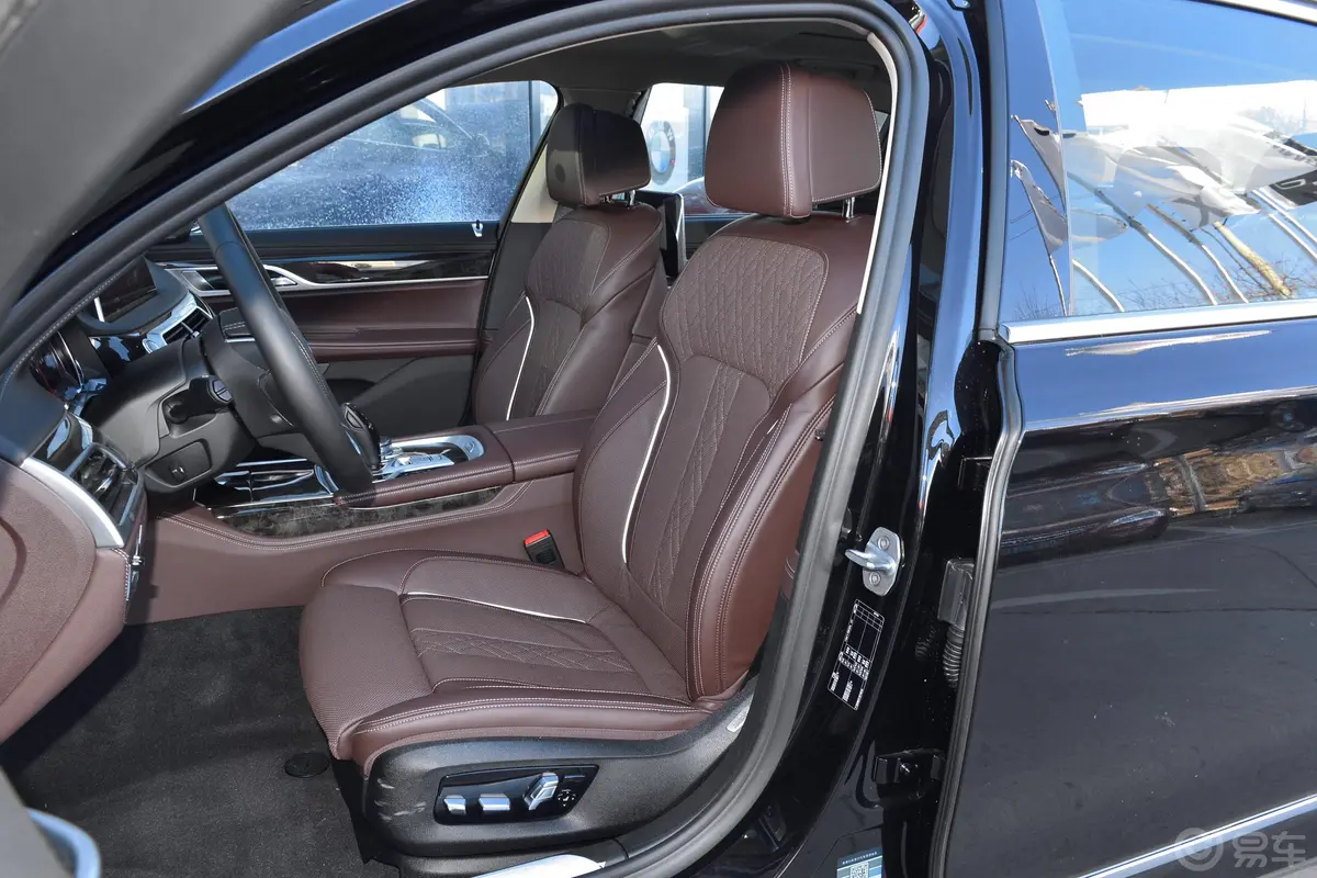 宝马7系730Li 尊享版 卓越套装驾驶员座椅
