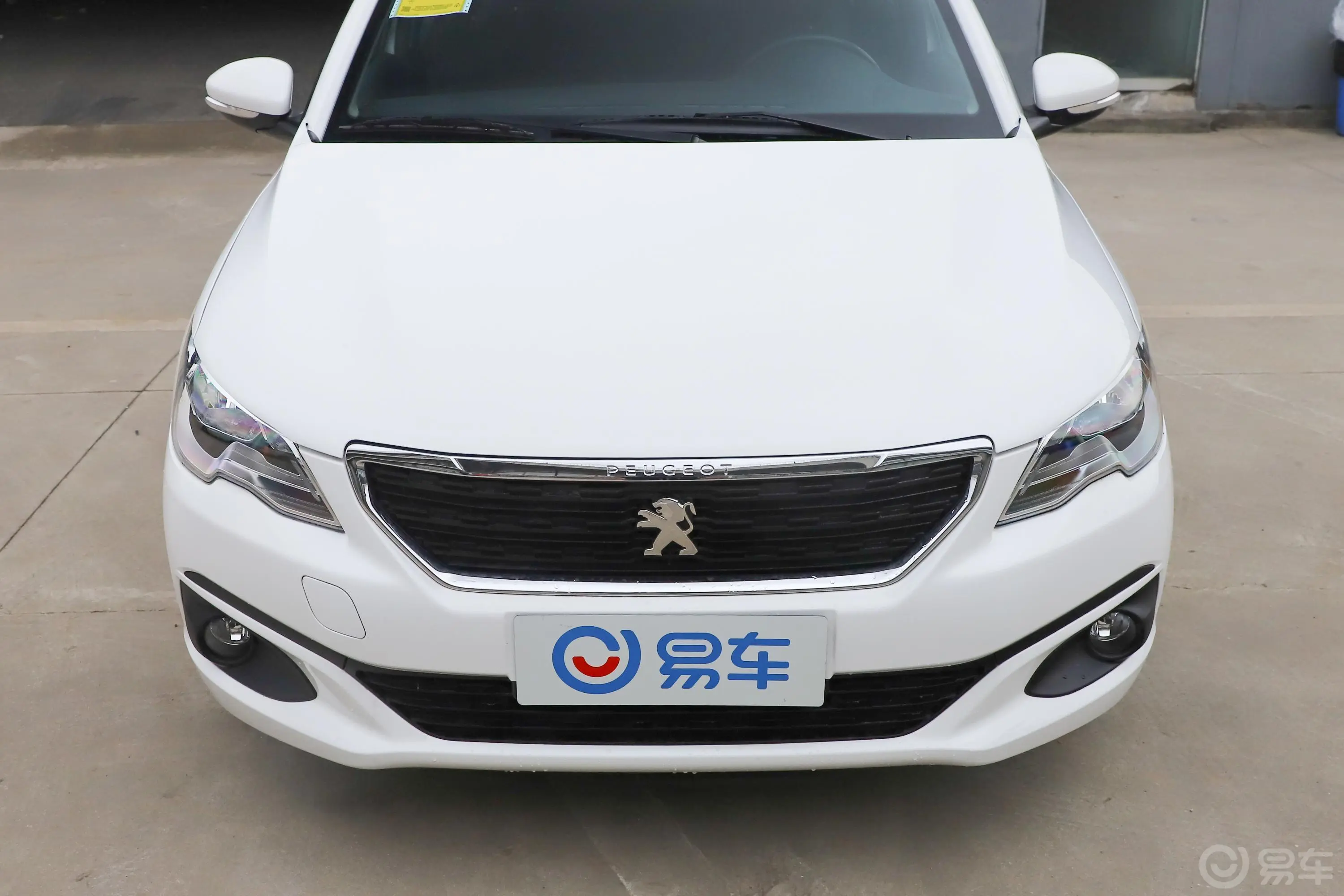 标致3011.6L 手动 幸福版外观